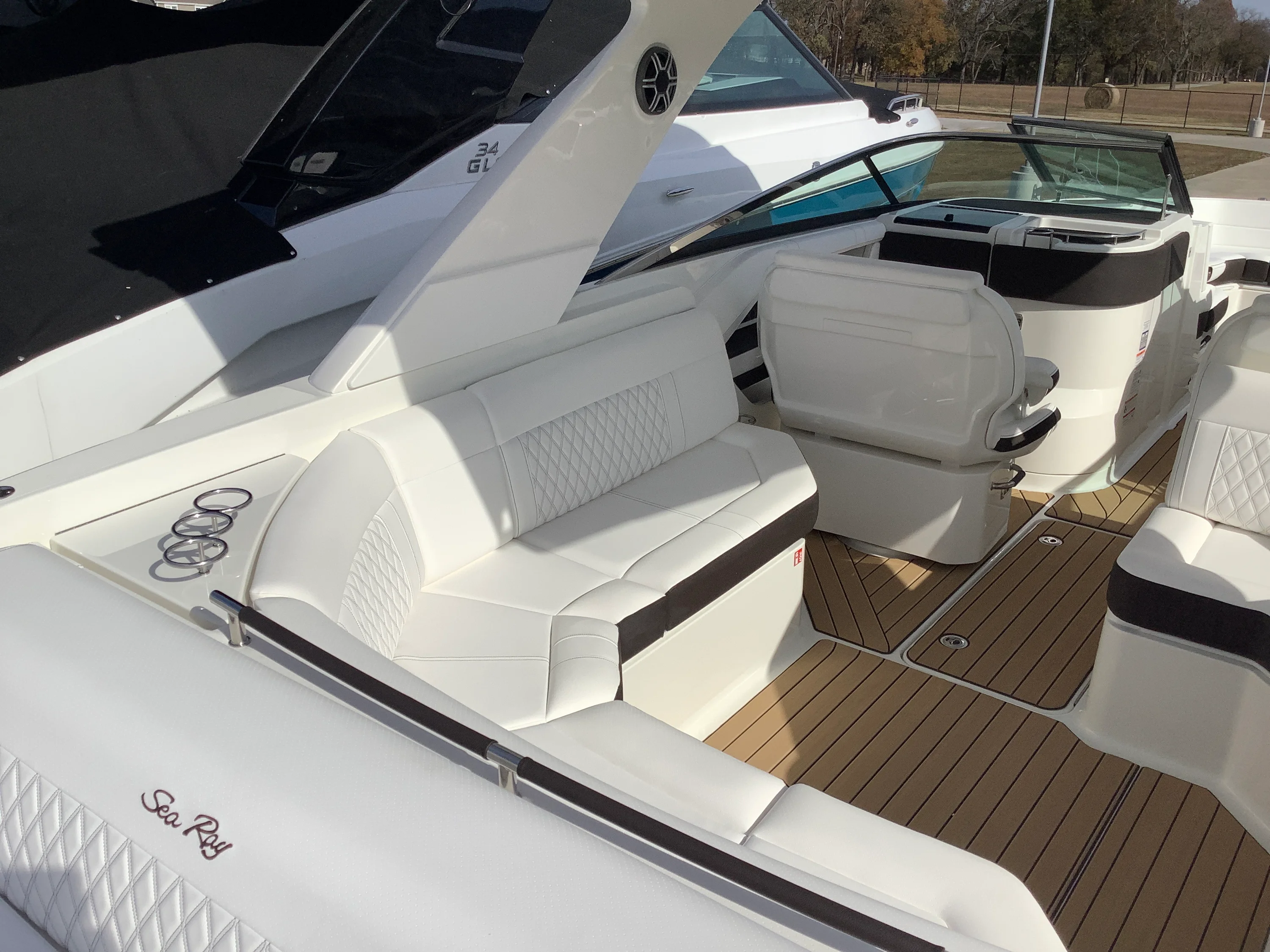 2026 Sea Ray SLX 310 Image Thumbnail #19