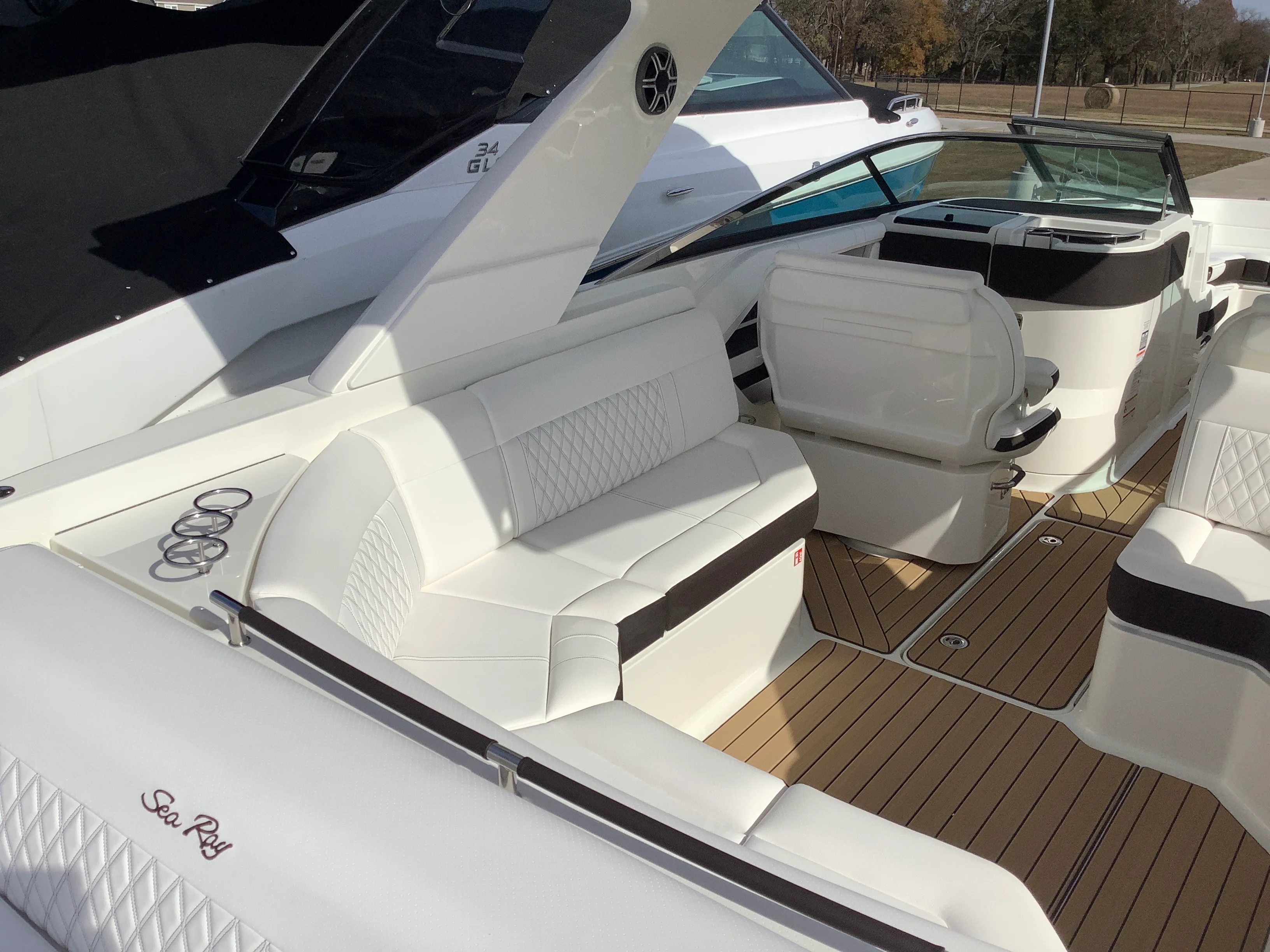 2026 Sea Ray SLX 310 Image Thumbnail #19