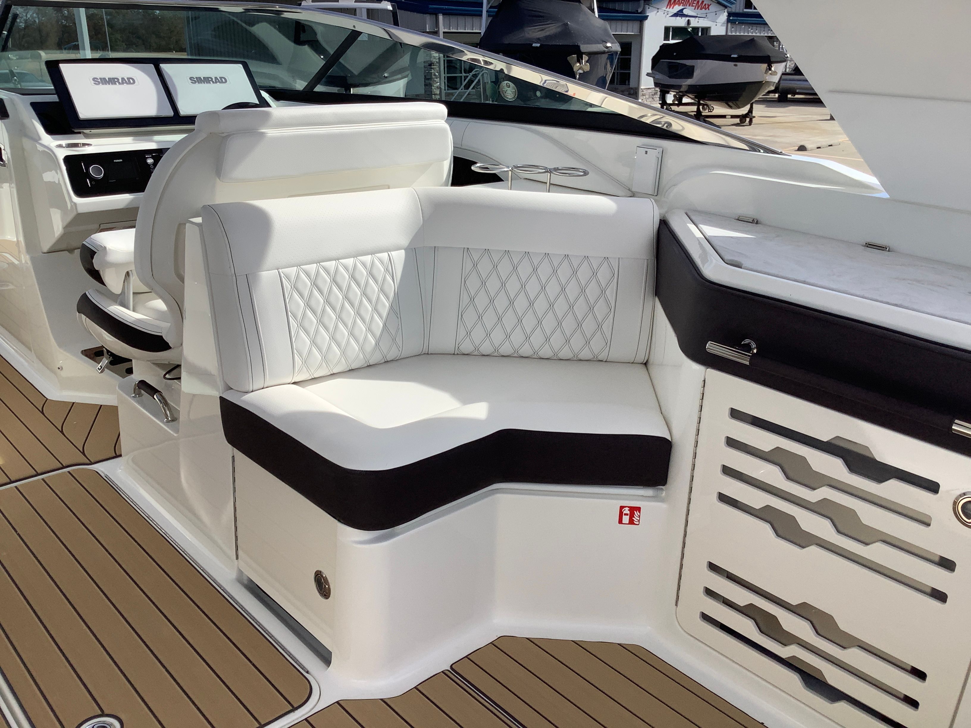 2026 Sea Ray SLX 310 Image Thumbnail #24