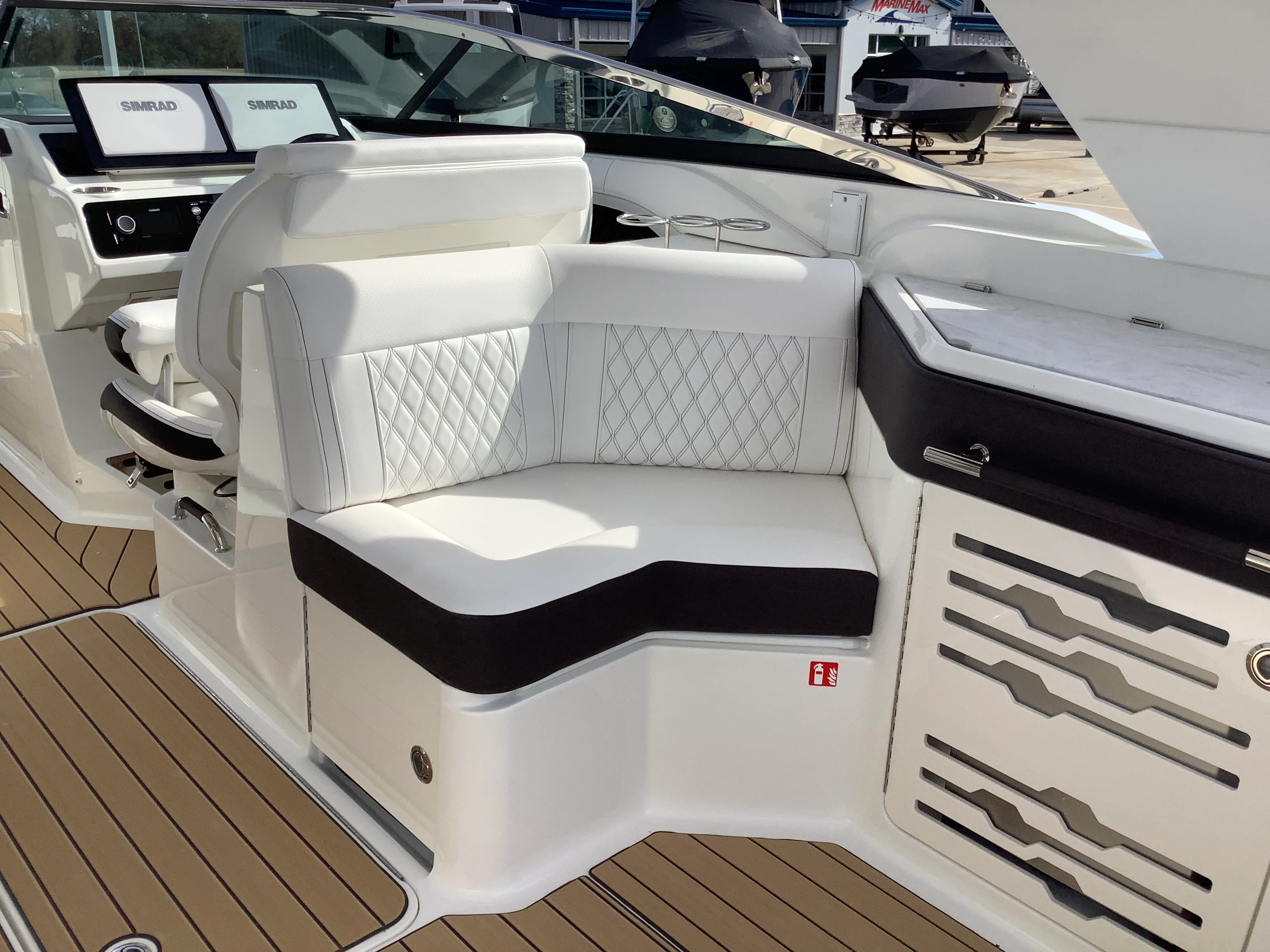 2026 Sea Ray SLX 310 Image Thumbnail #24