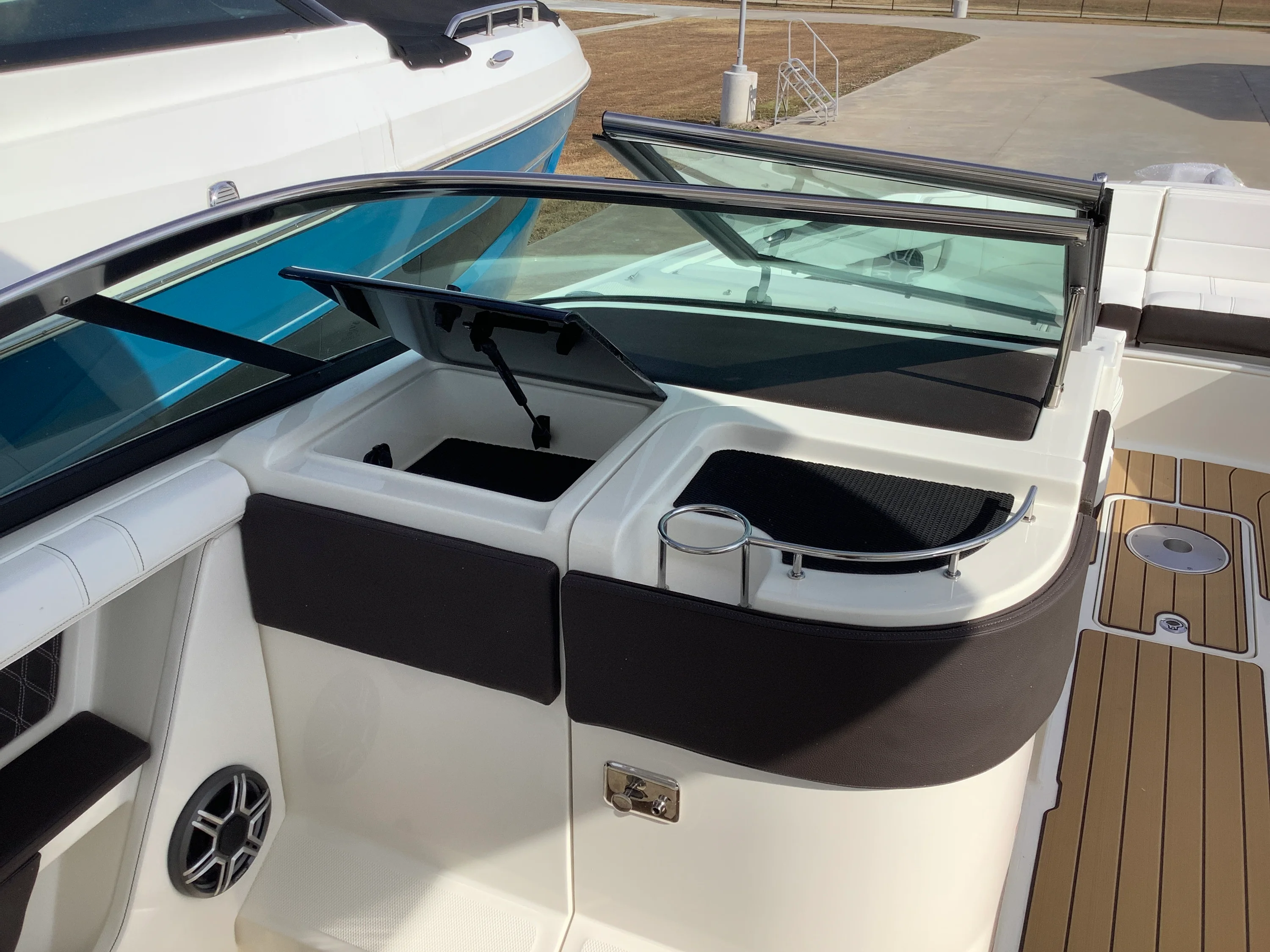 2026 Sea Ray SLX 310 Image Thumbnail #33