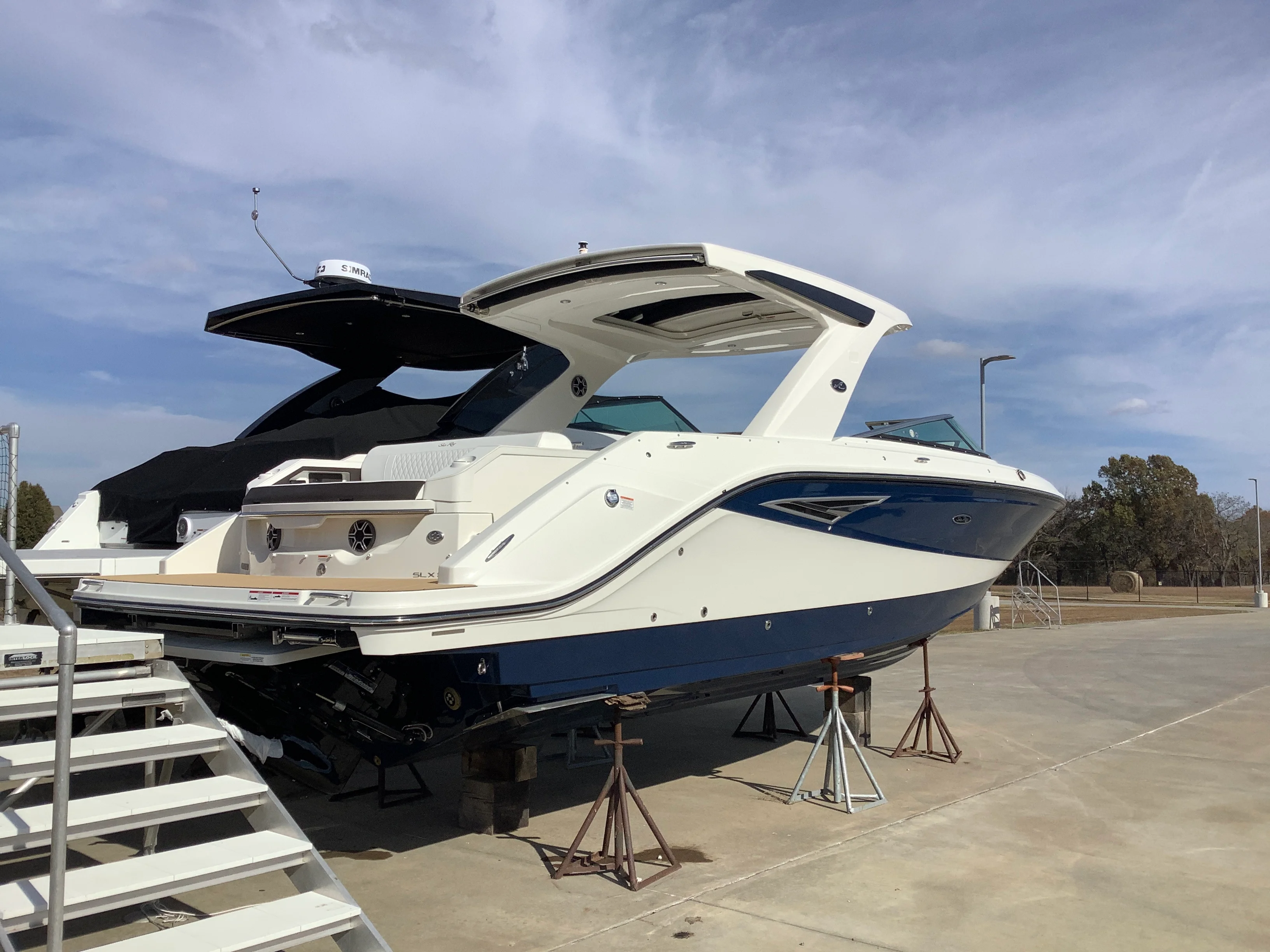 2026 Sea Ray SLX 310 Image Thumbnail #2