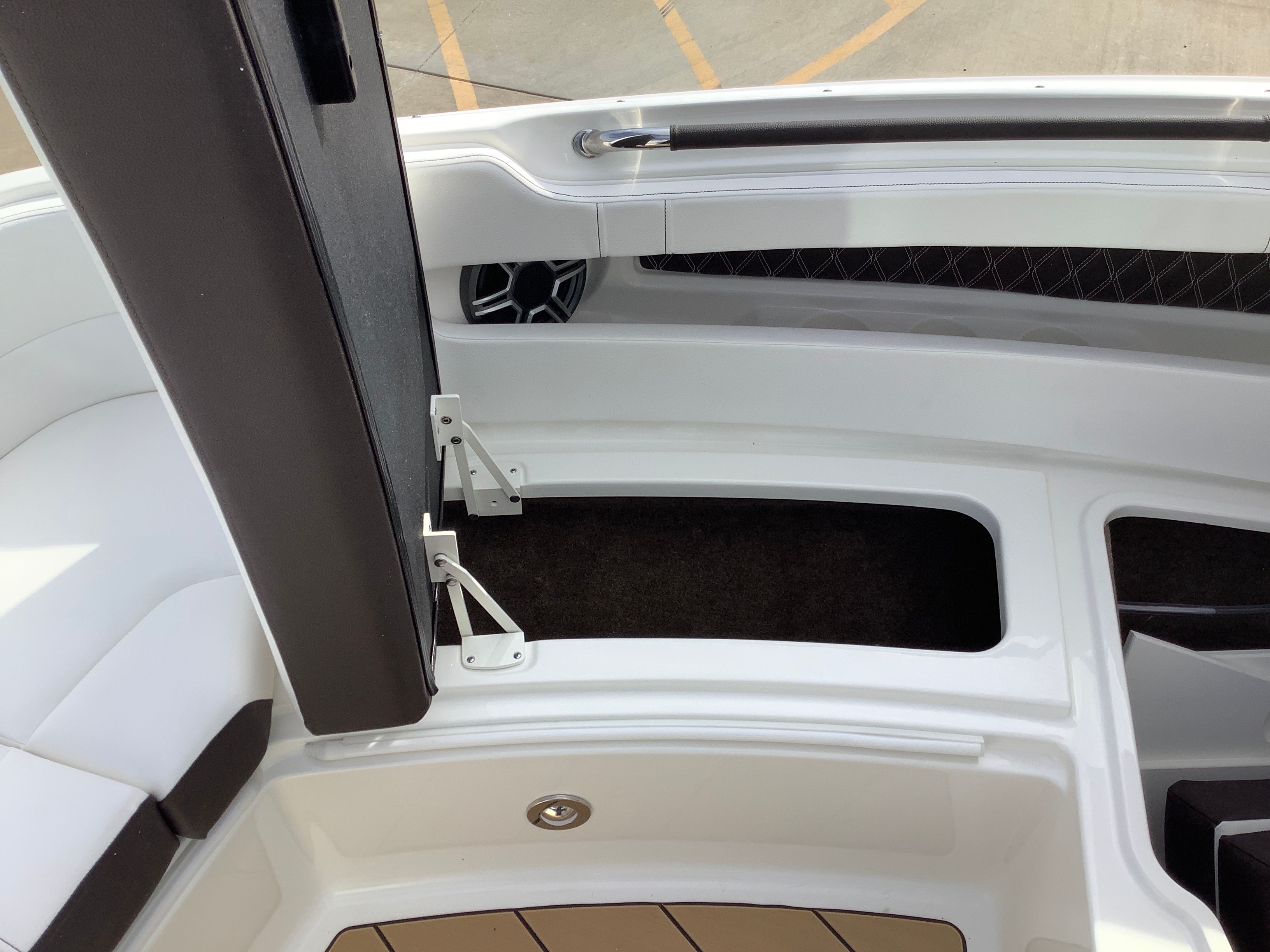 2026 Sea Ray SLX 310 Image Thumbnail #49