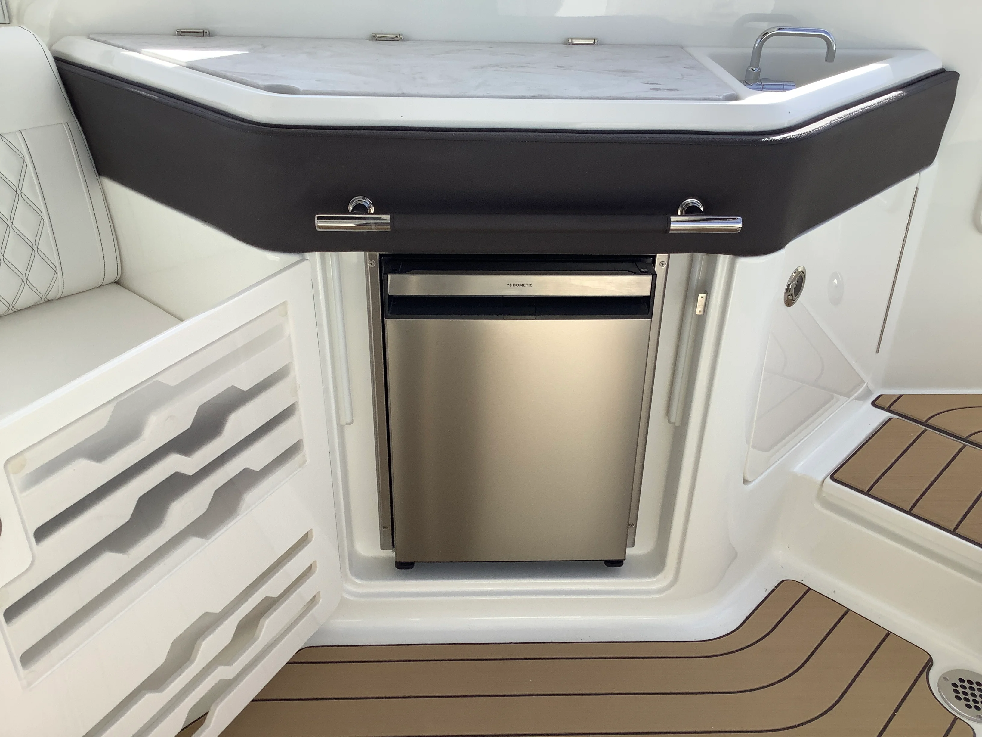 2026 Sea Ray SLX 310 Image Thumbnail #16