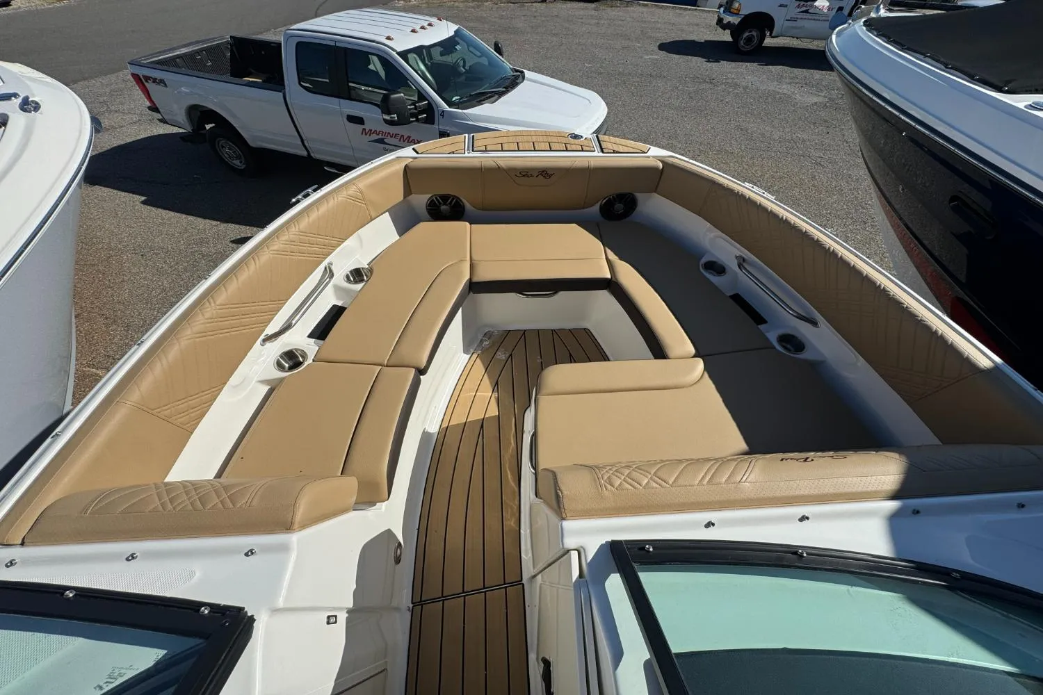 2026 Sea Ray SDX 230 Outboard Image Thumbnail #22