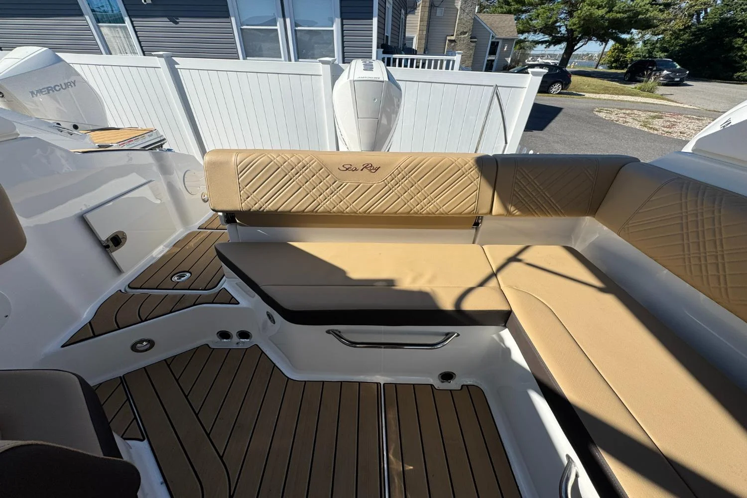 2026 Sea Ray SDX 230 Outboard Image Thumbnail #10