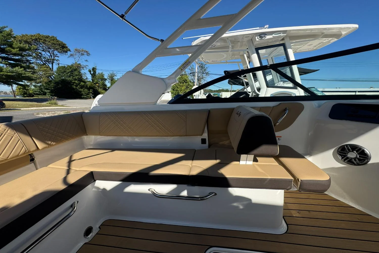 2026 Sea Ray SDX 230 Outboard Image Thumbnail #12