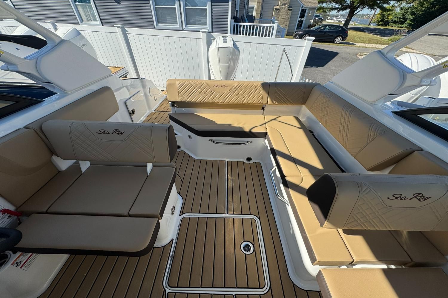 2026 Sea Ray SDX 230 Outboard Image Thumbnail #9