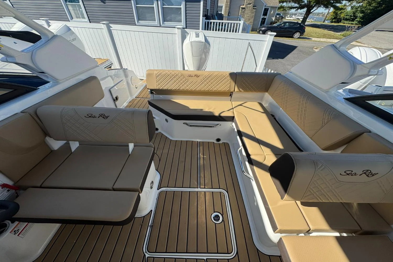 2026 Sea Ray SDX 230 Outboard Image Thumbnail #9