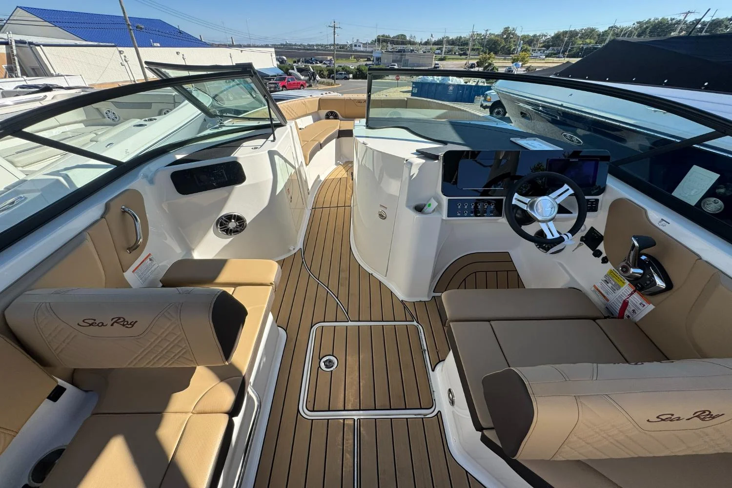 2026 Sea Ray SDX 230 Outboard Image Thumbnail #15