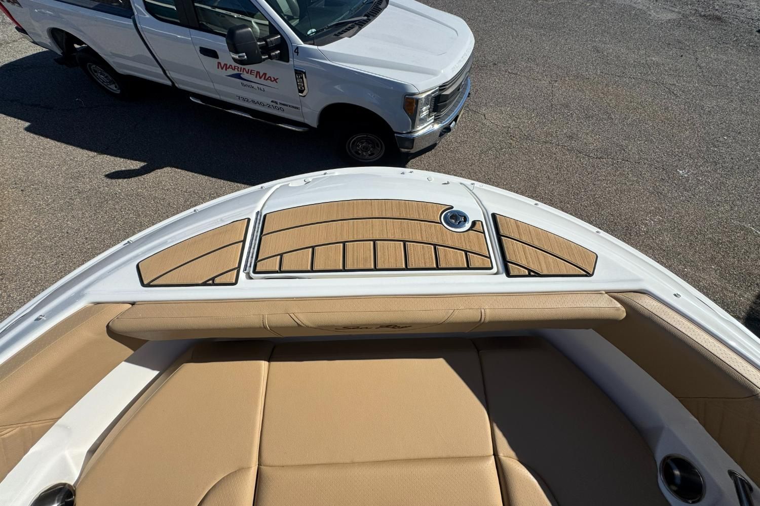 2026 Sea Ray SDX 230 Outboard Image Thumbnail #25