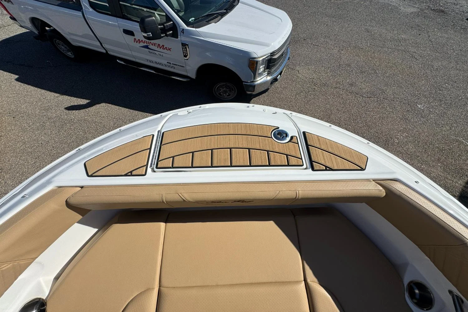 2026 Sea Ray SDX 230 Outboard Image Thumbnail #25