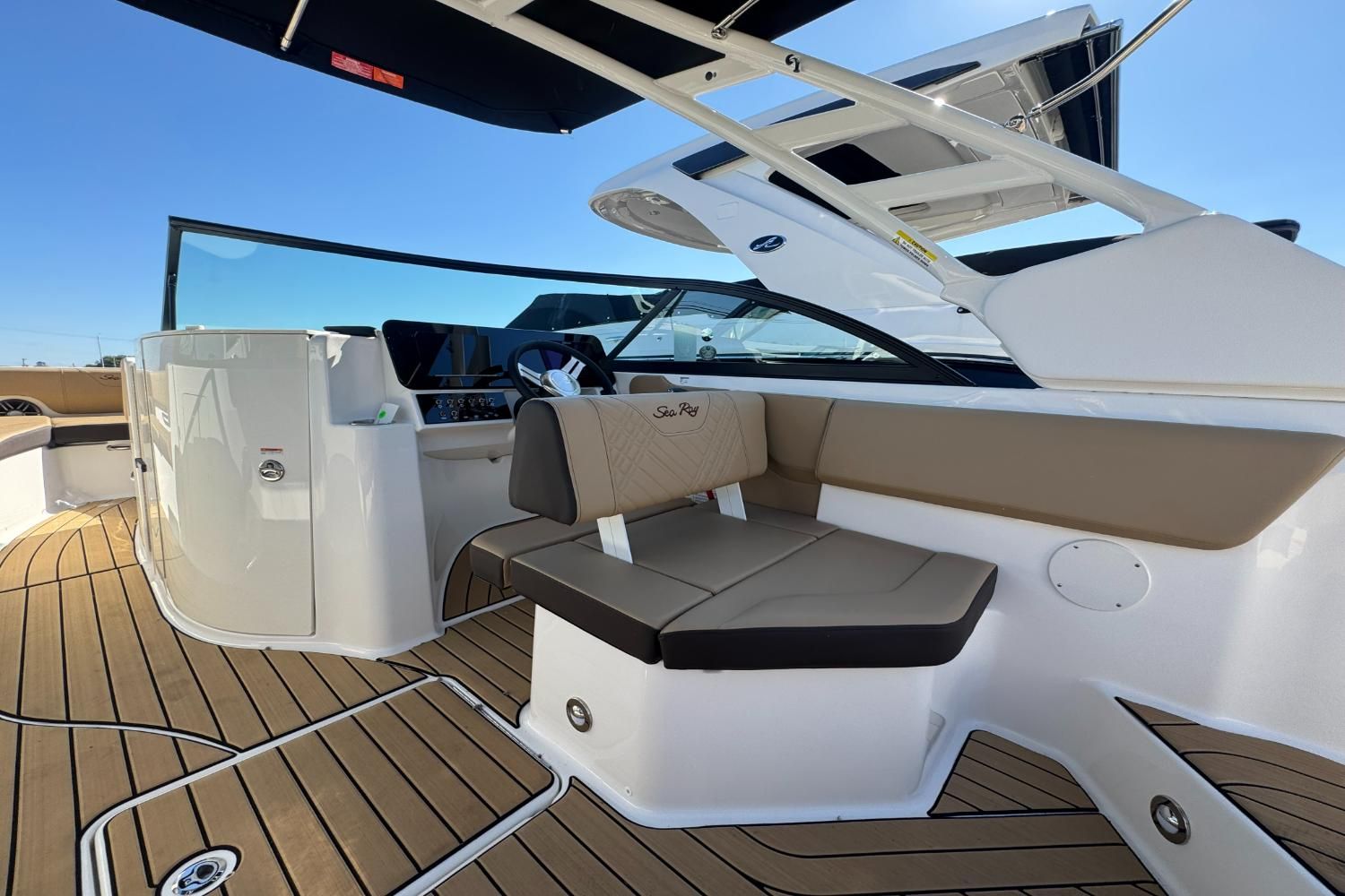 2026 Sea Ray SDX 230 Outboard Image Thumbnail #13