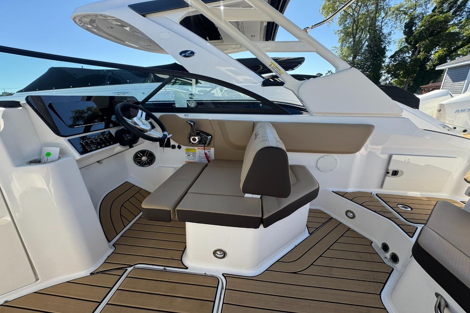 2026 Sea Ray SDX 230 Outboard Image Thumbnail #14