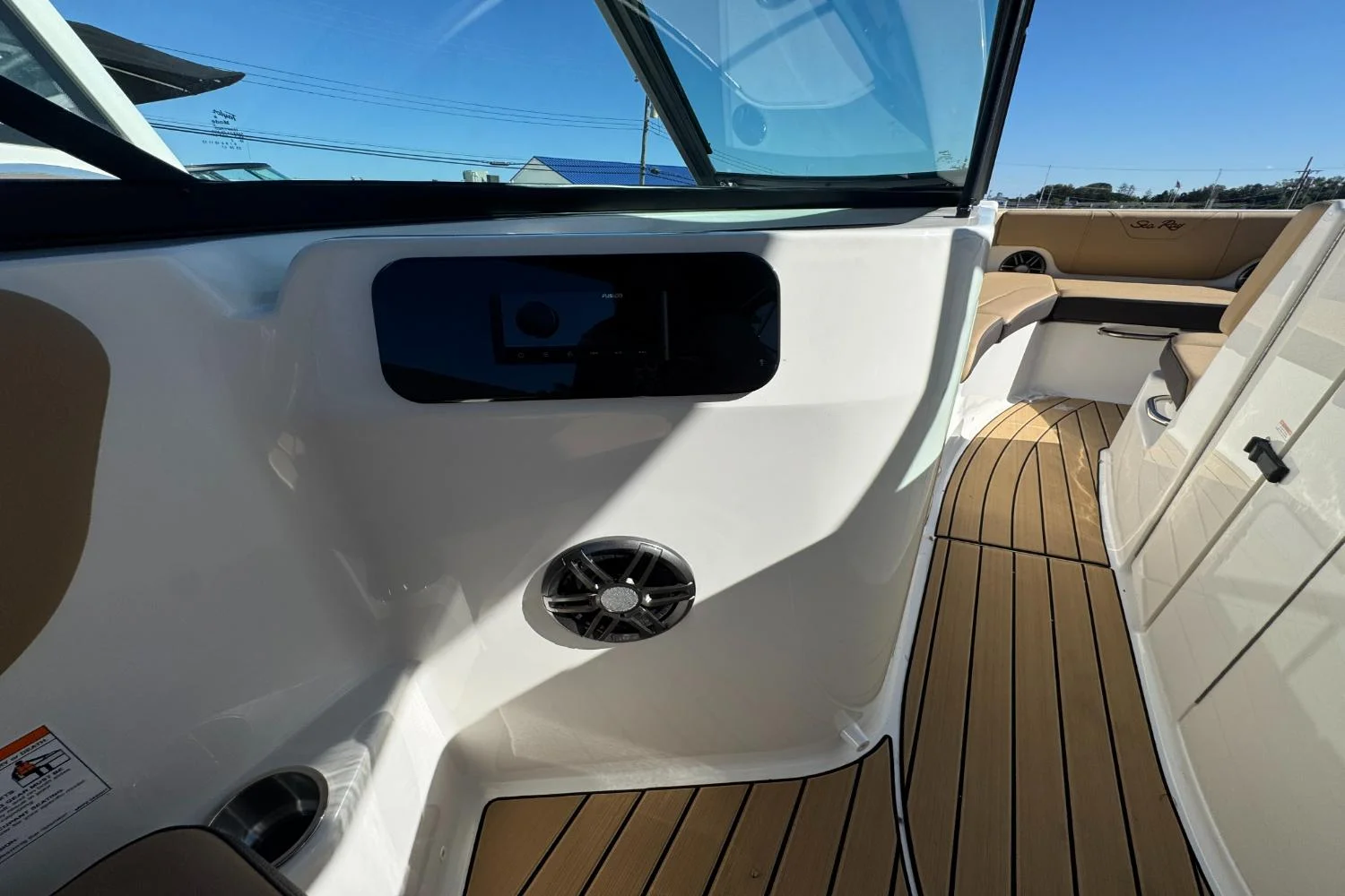 2026 Sea Ray SDX 230 Outboard Image Thumbnail #18