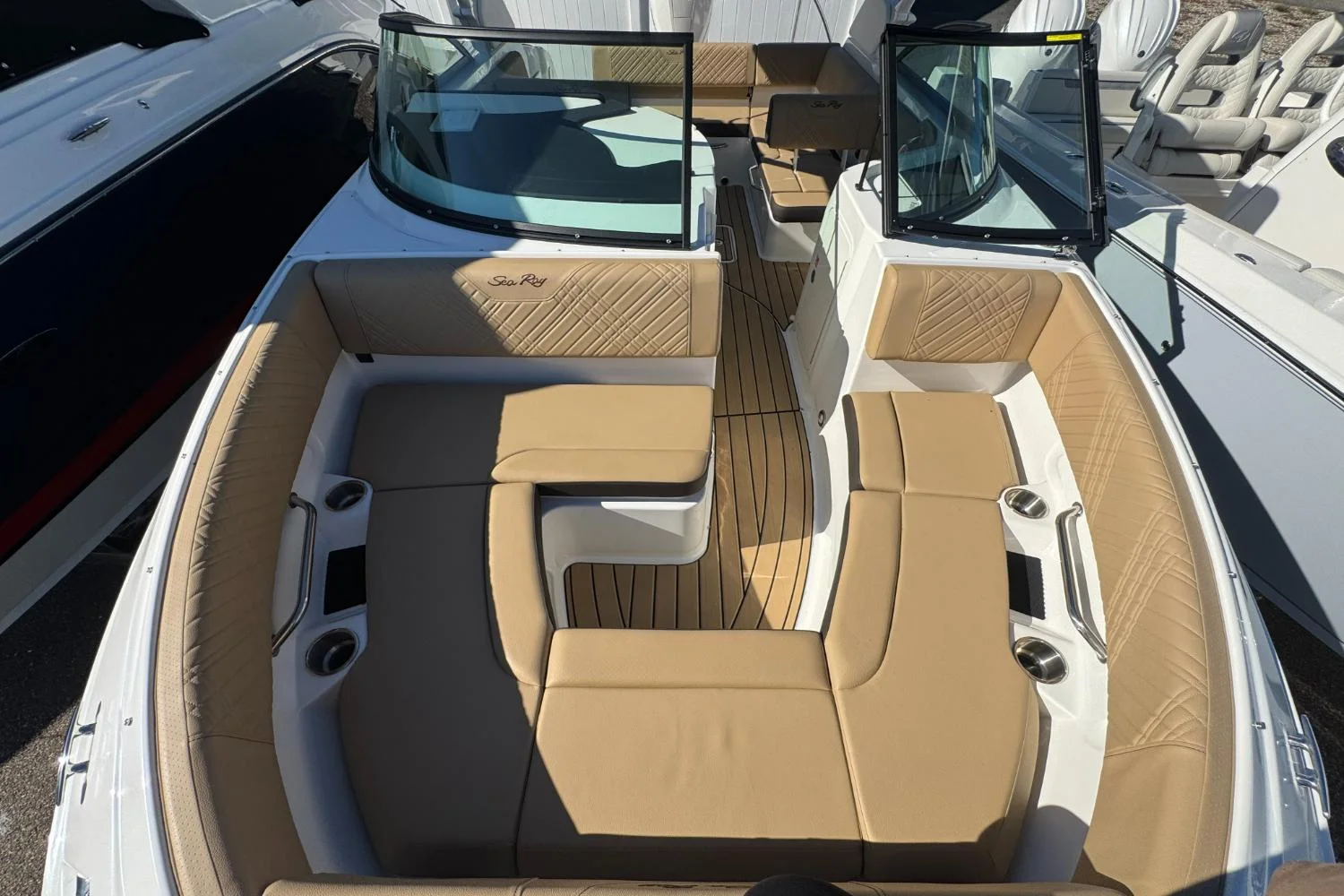 2026 Sea Ray SDX 230 Outboard Image Thumbnail #24