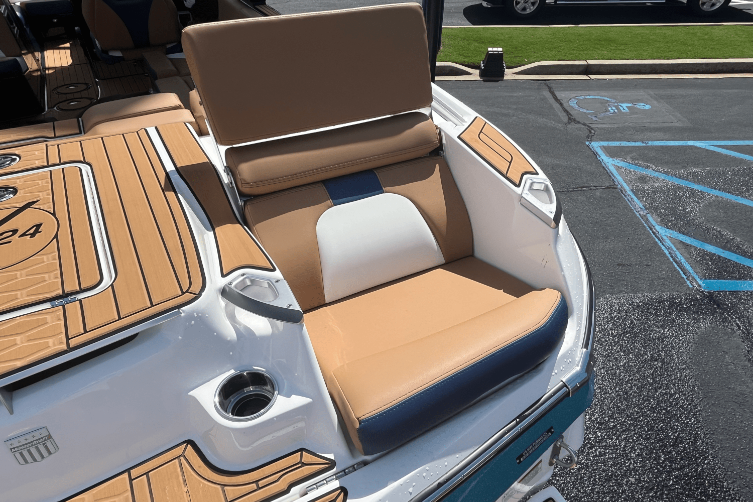 2024 Mastercraft X24 Image Thumbnail #9