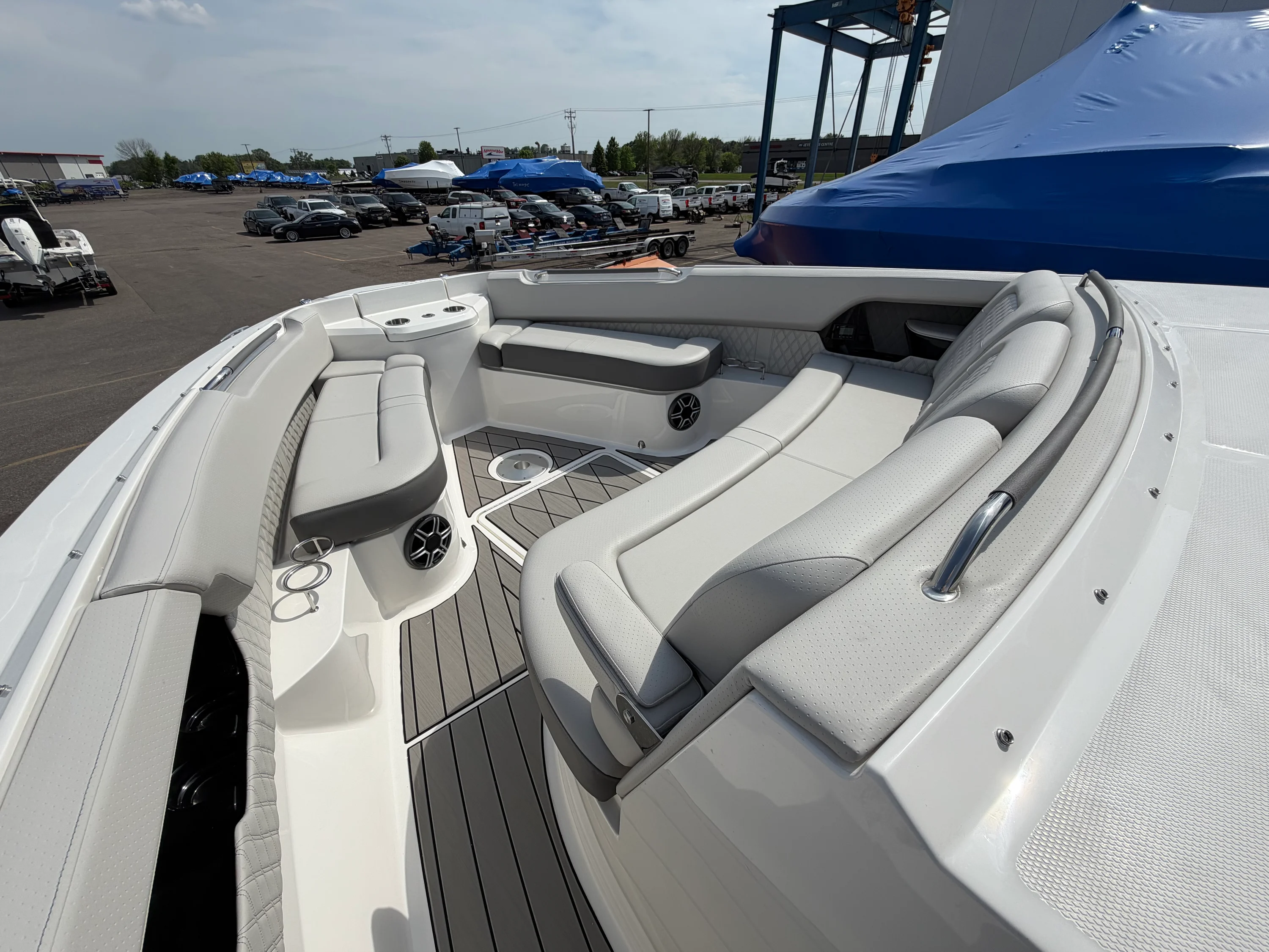2026 Sea Ray SLX 400 Image Thumbnail #38