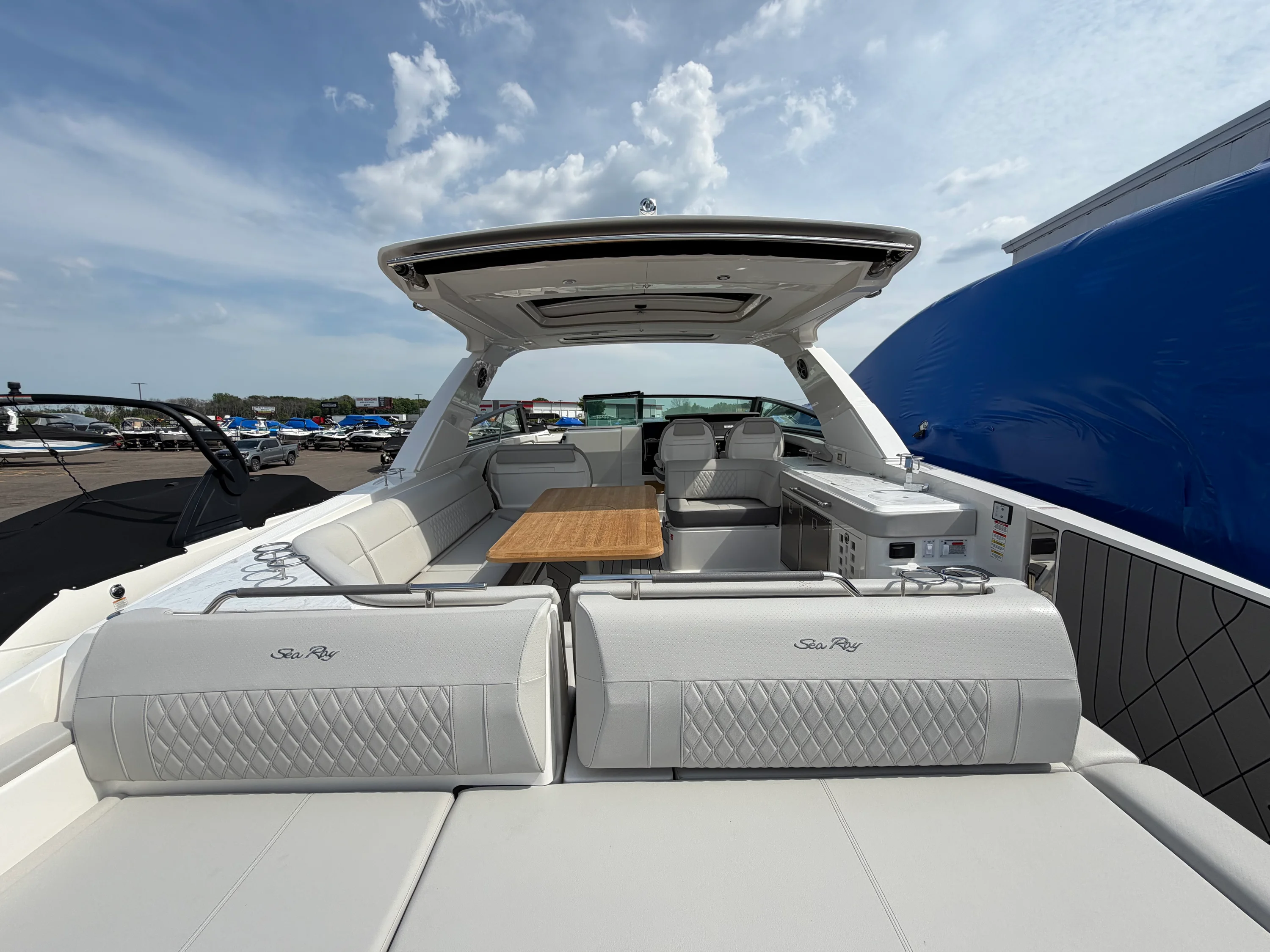 2026 Sea Ray SLX 400 Image Thumbnail #11