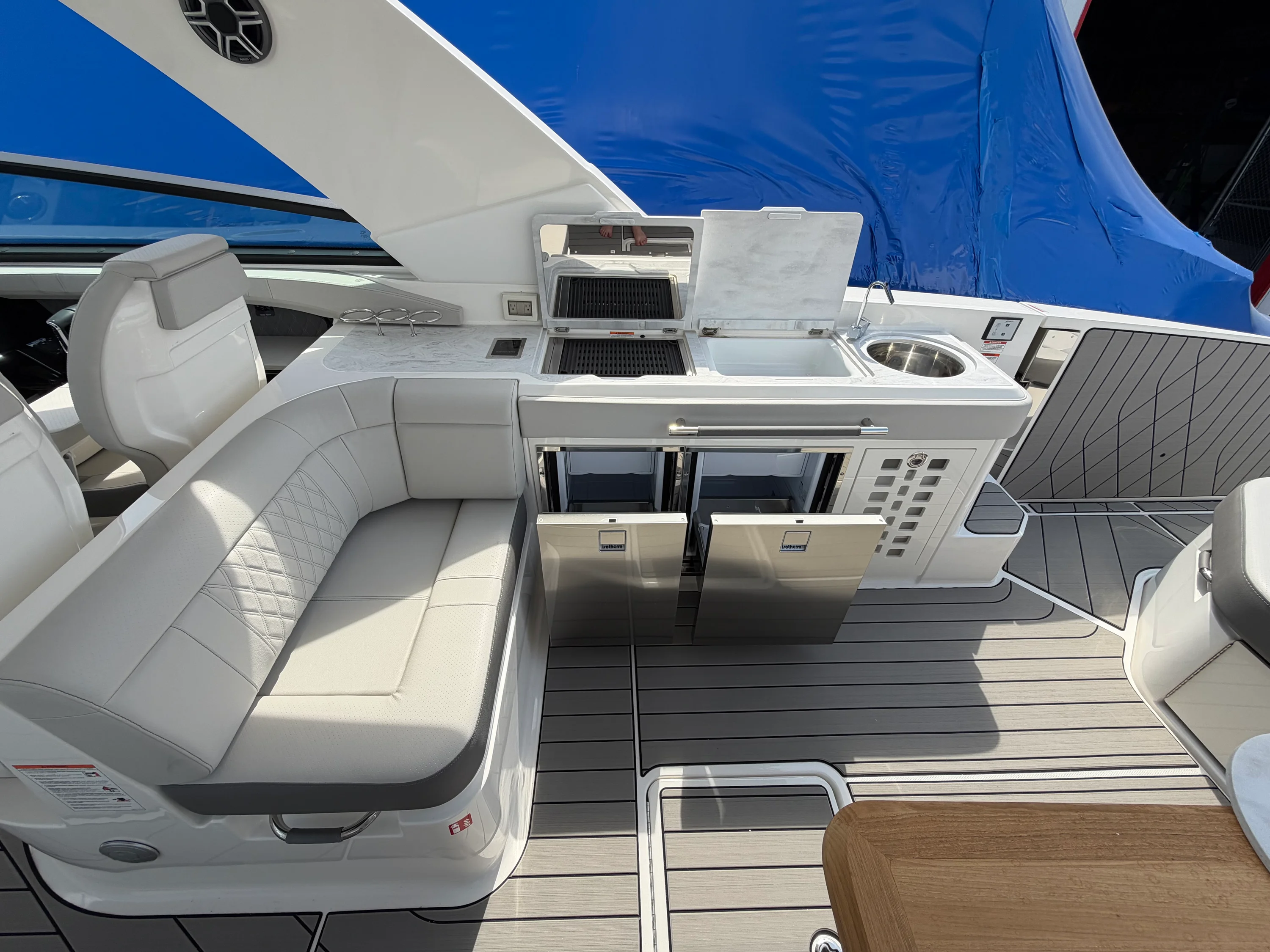 2026 Sea Ray SLX 400 Image Thumbnail #19