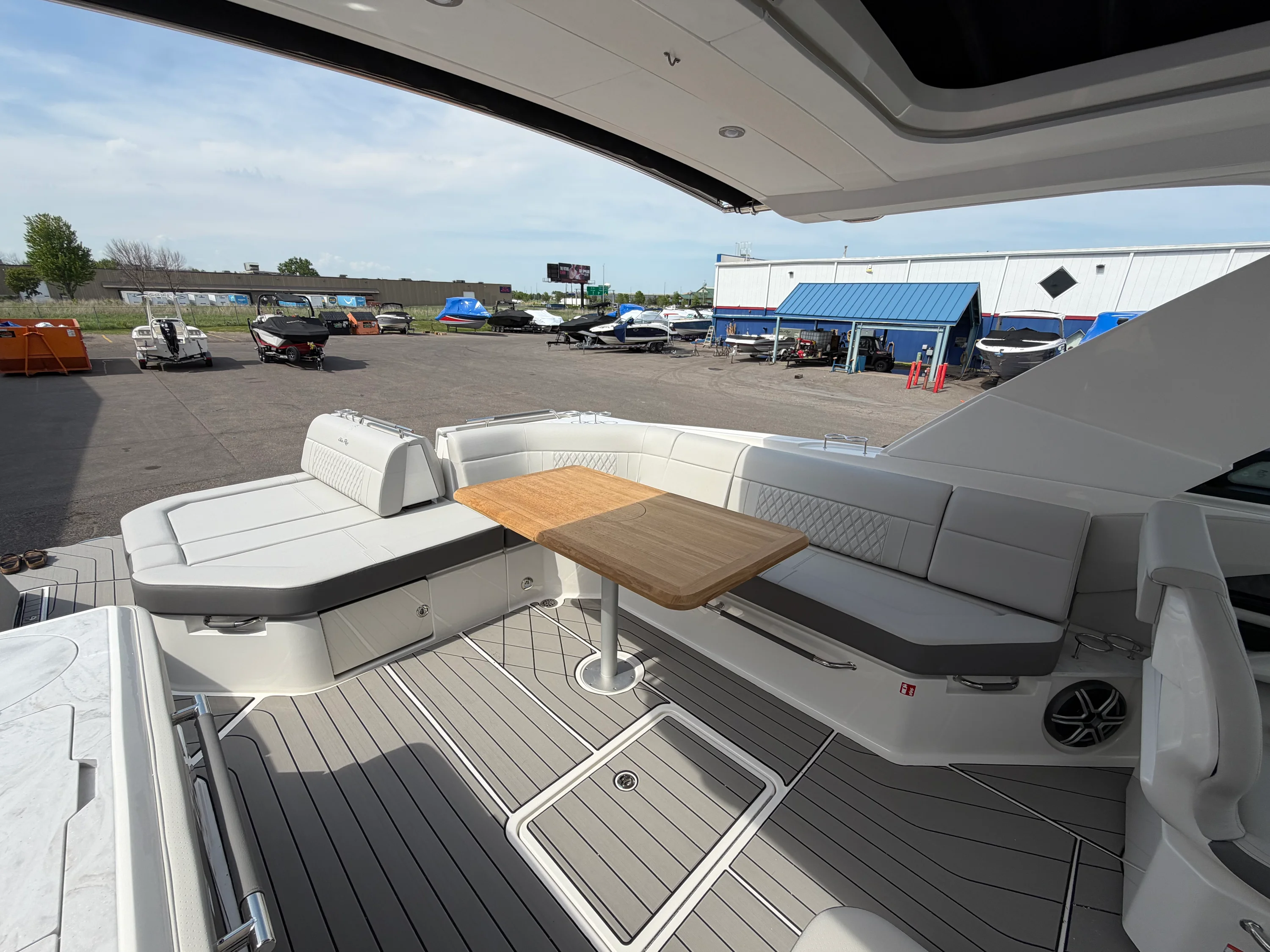 2026 Sea Ray SLX 400 Image Thumbnail #15