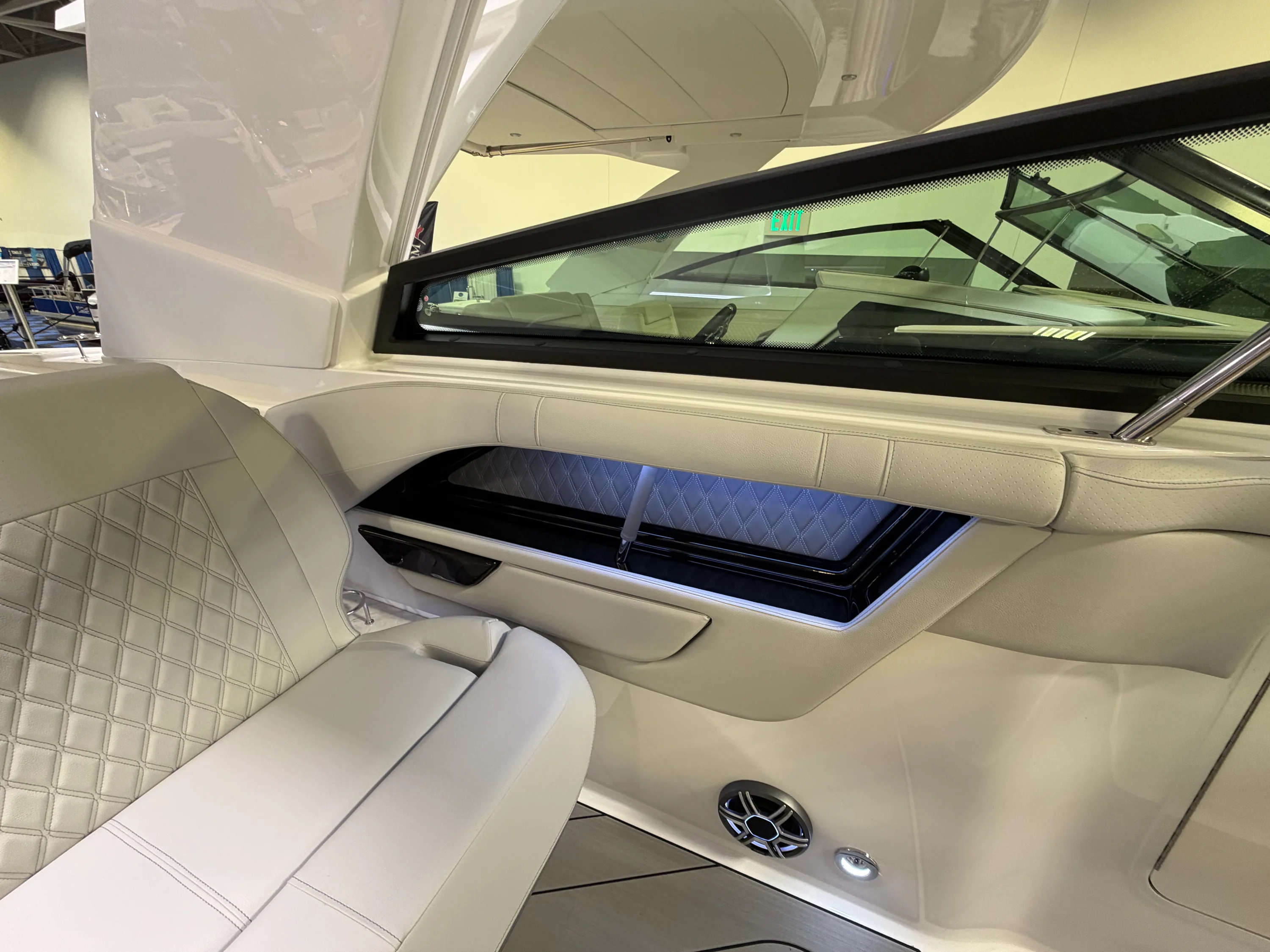 2026 Sea Ray SLX 400 Image Thumbnail #16