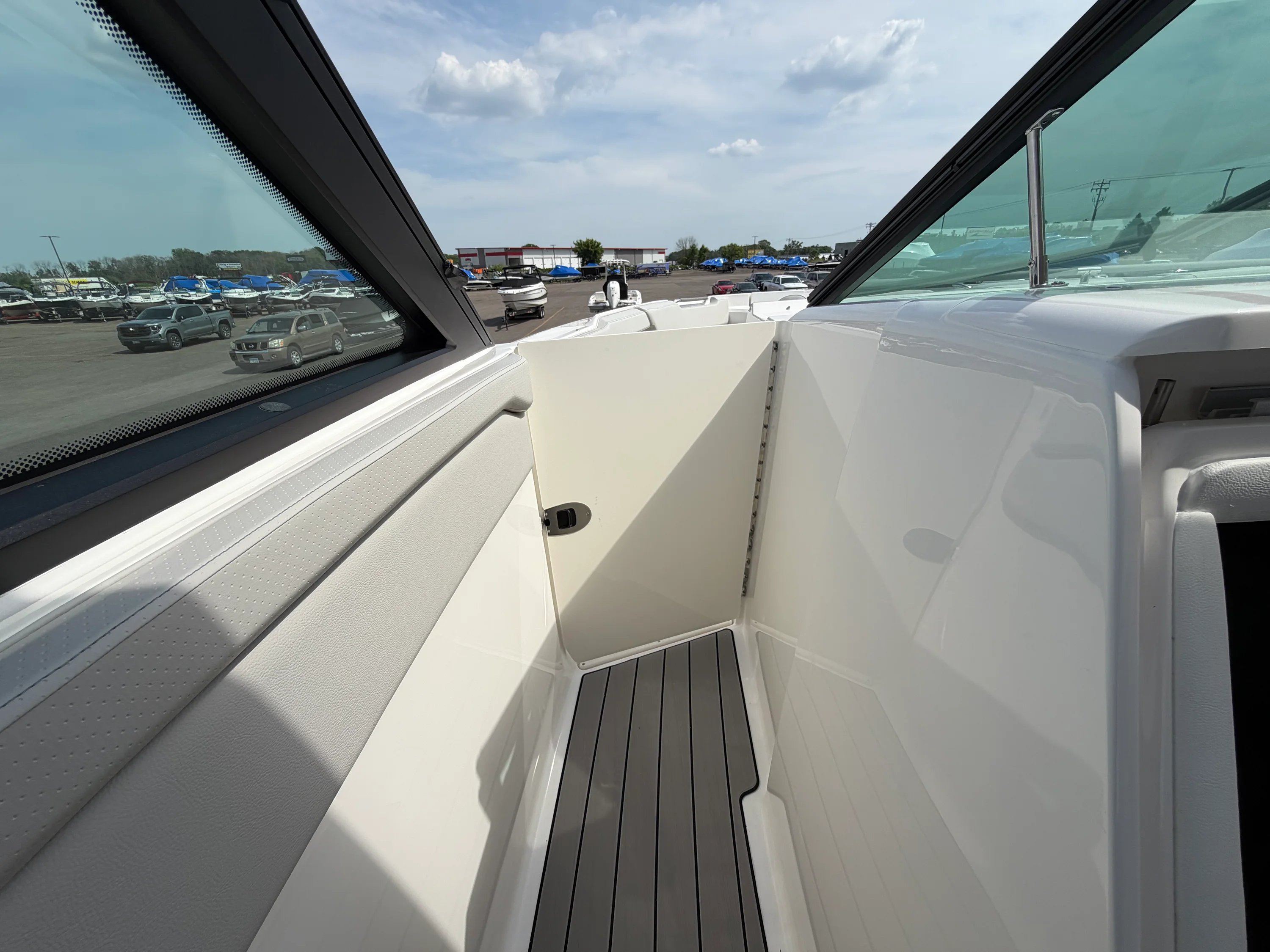 2026 Sea Ray SLX 400 Image Thumbnail #36