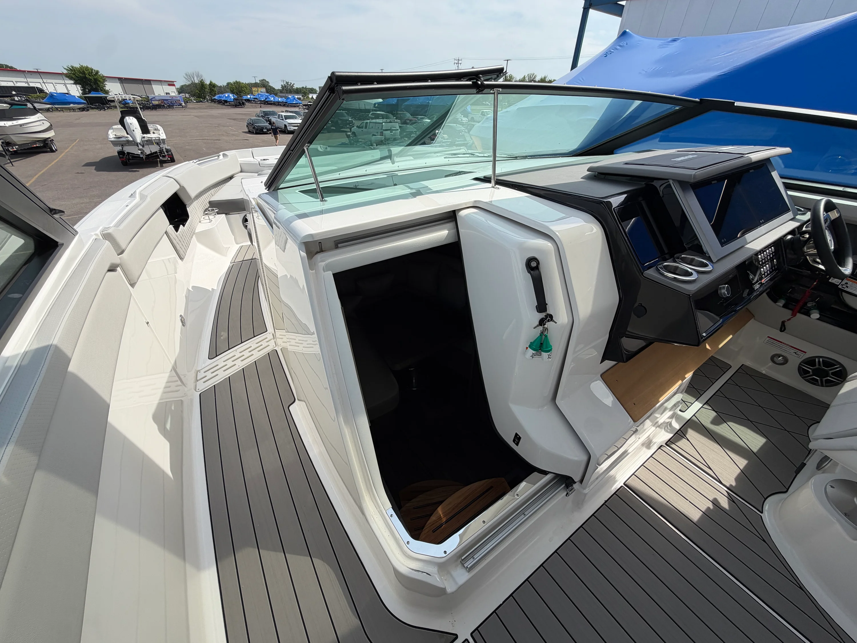 2026 Sea Ray SLX 400 Image Thumbnail #35
