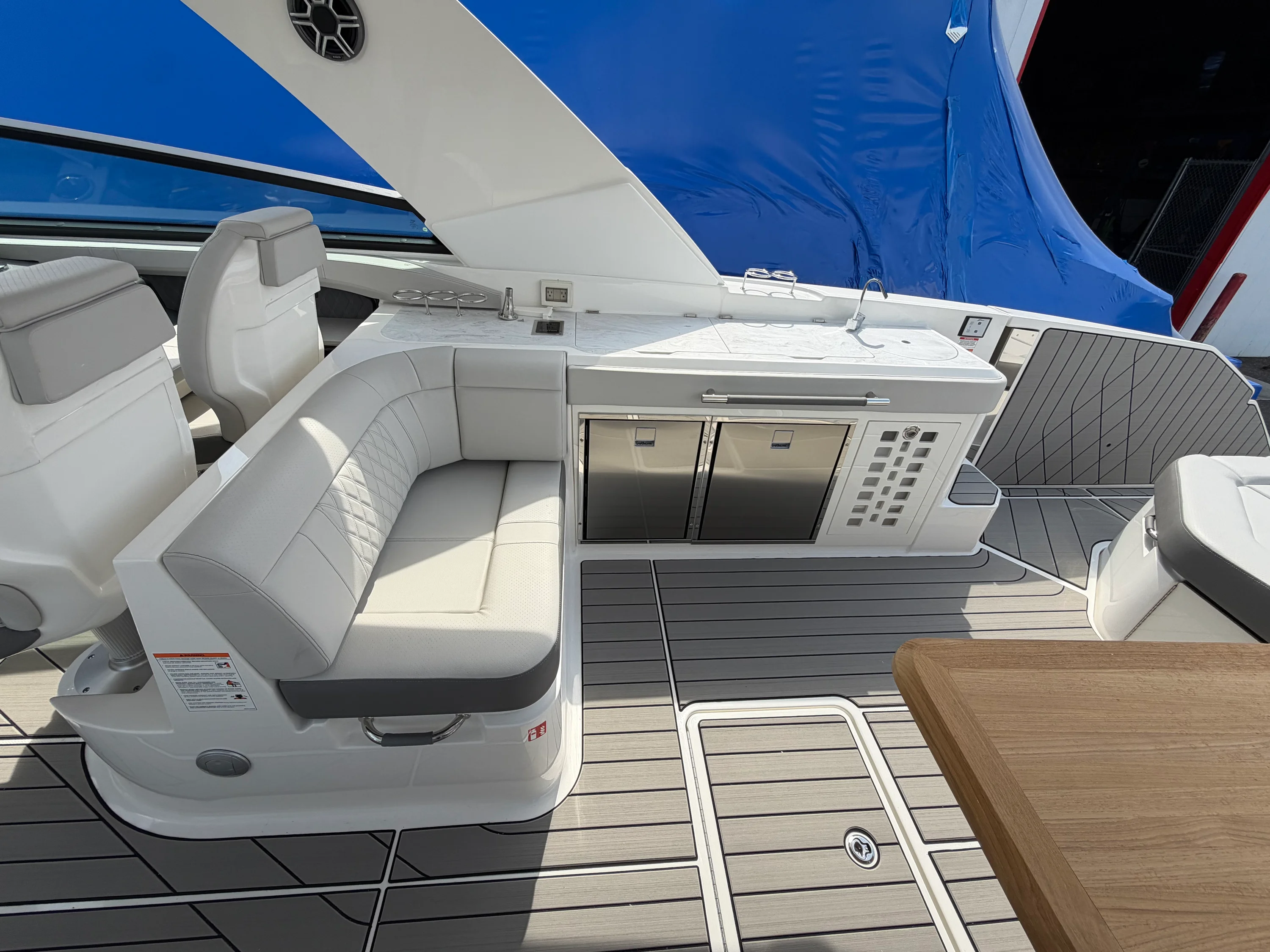 2026 Sea Ray SLX 400 Image Thumbnail #18