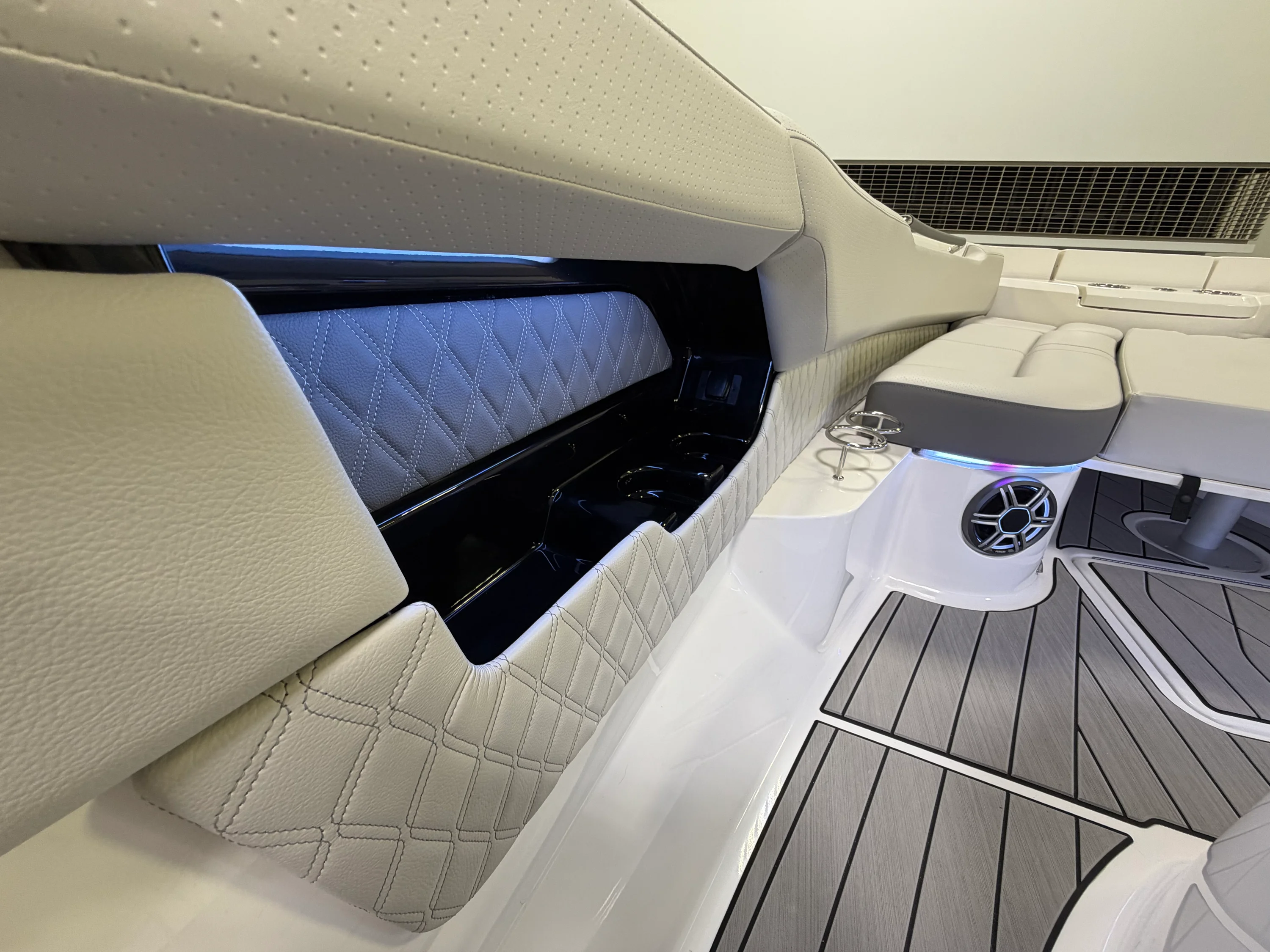 2026 Sea Ray SLX 400 Image Thumbnail #41