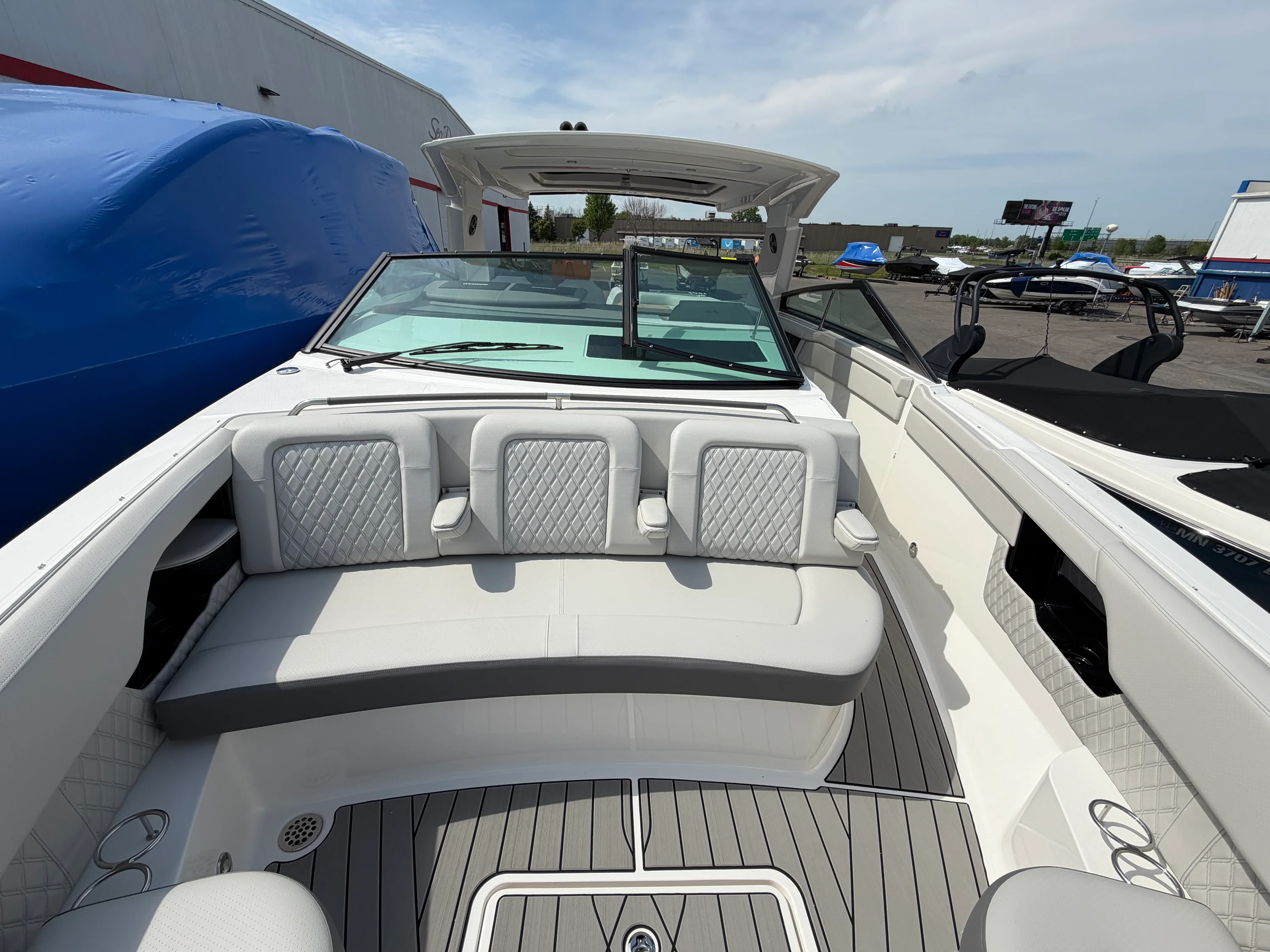 2026 Sea Ray SLX 400 Image Thumbnail #39