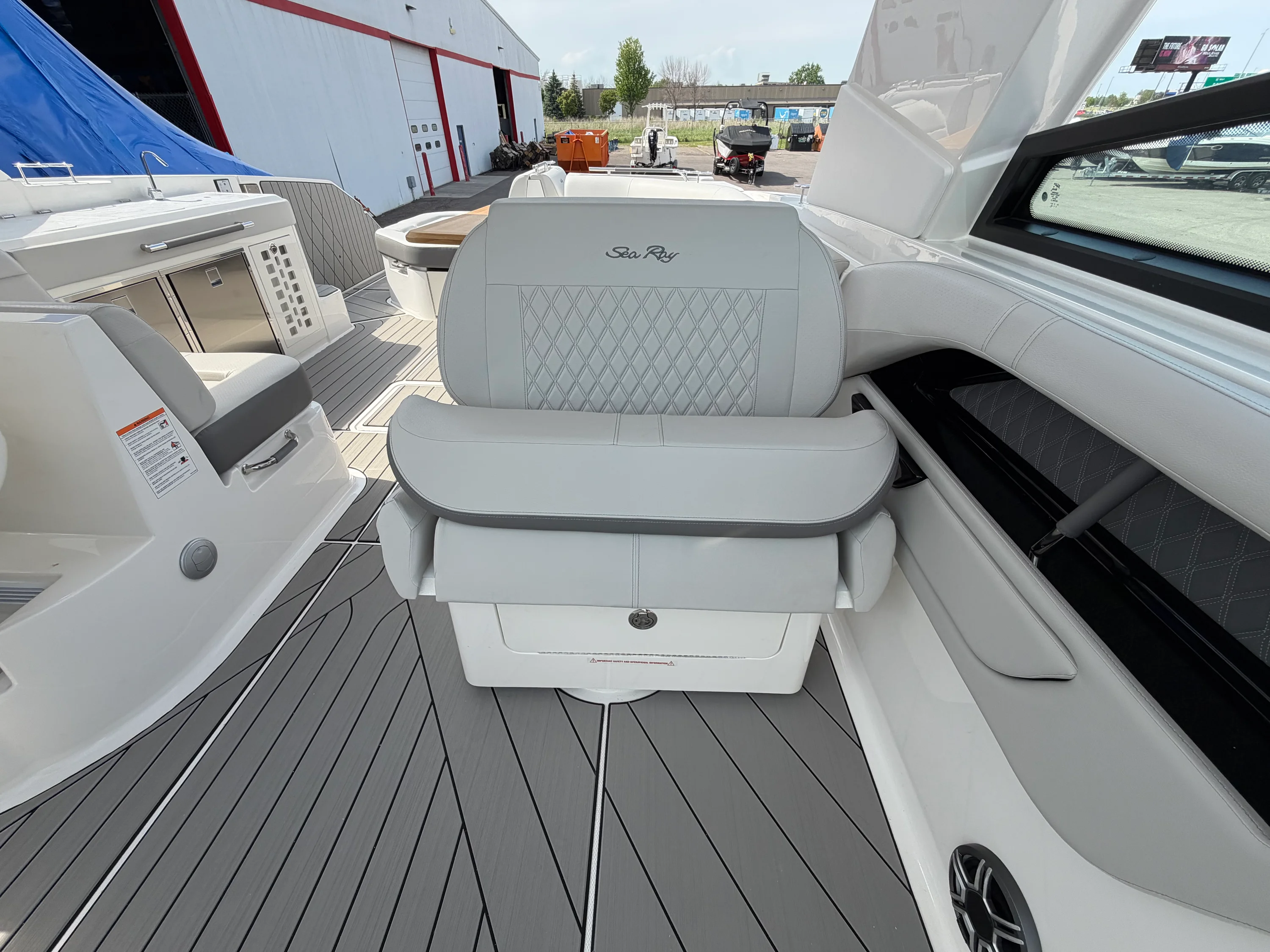 2026 Sea Ray SLX 400 Image Thumbnail #32