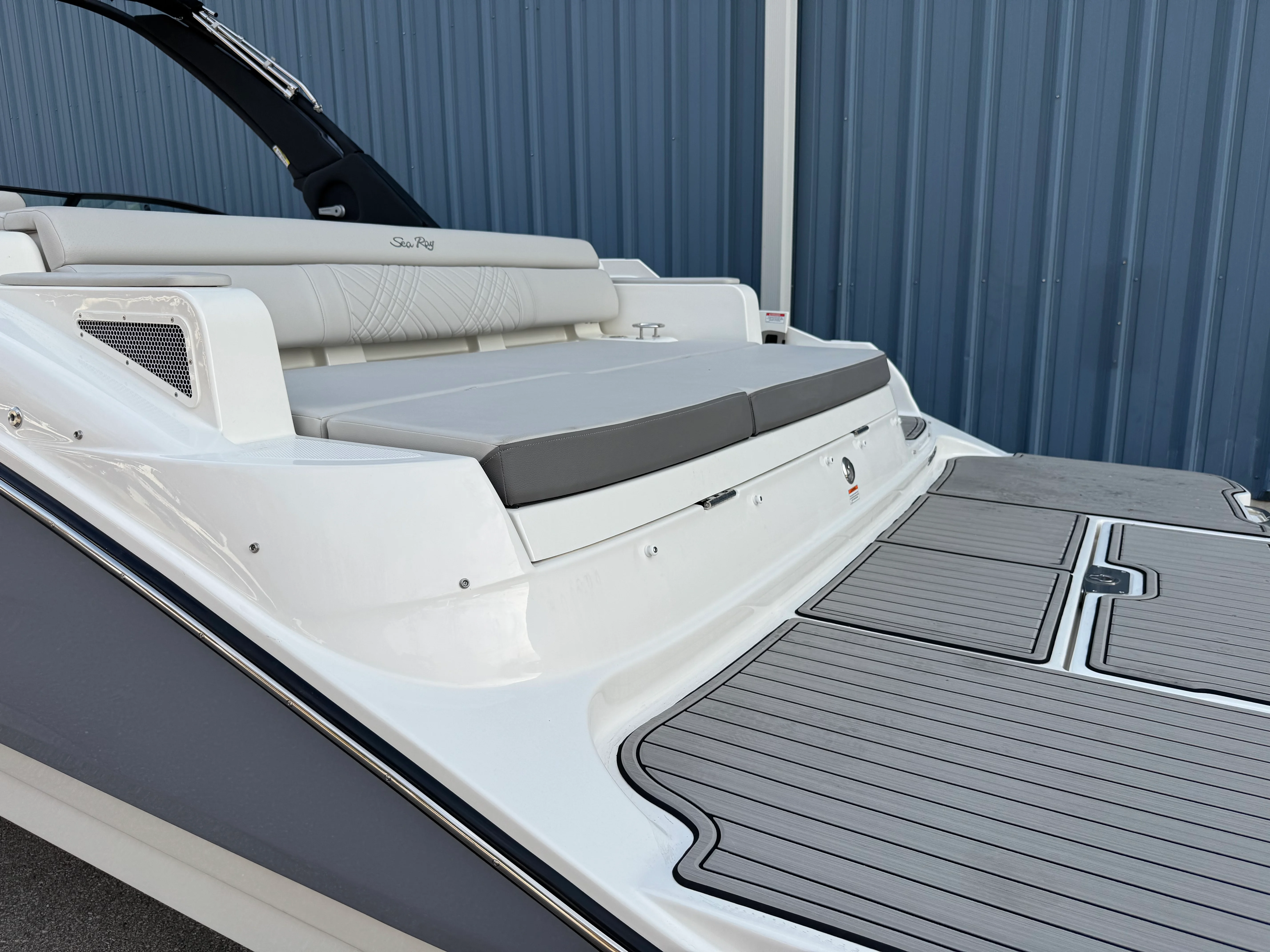 2026 Sea Ray SDX 290 Image Thumbnail #3