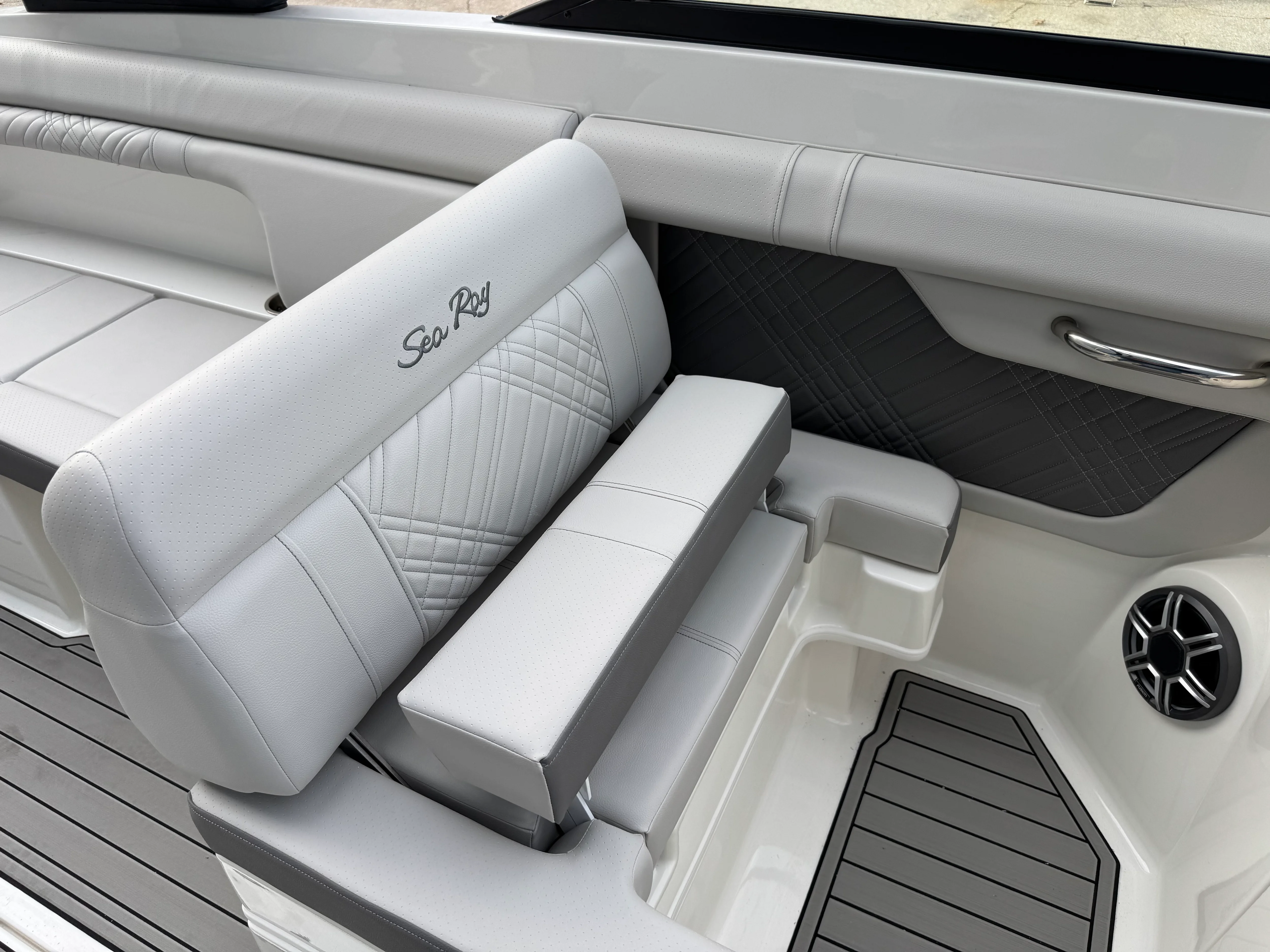 2026 Sea Ray SDX 290 Image Thumbnail #41