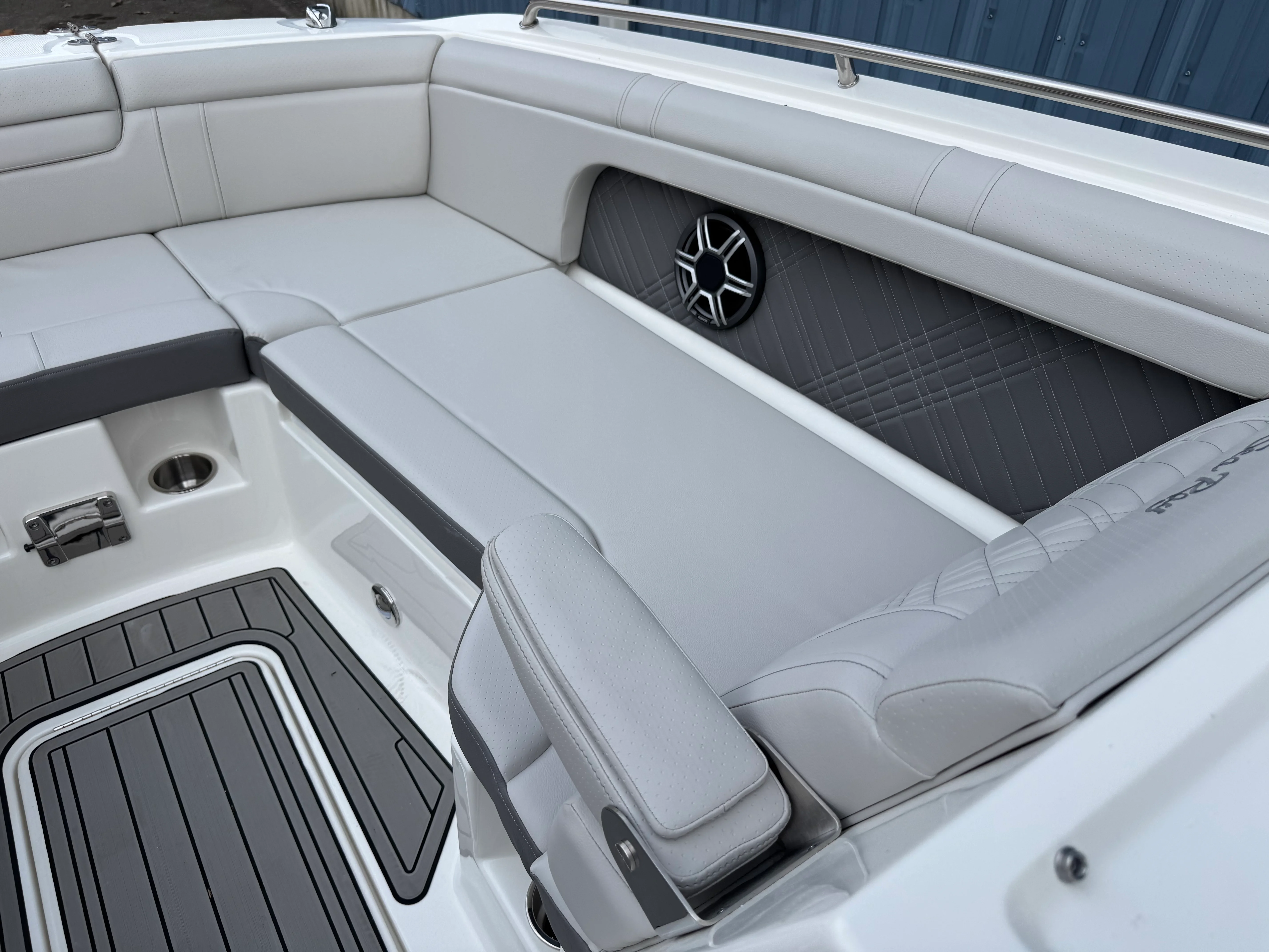 2026 Sea Ray SDX 290 Image Thumbnail #47