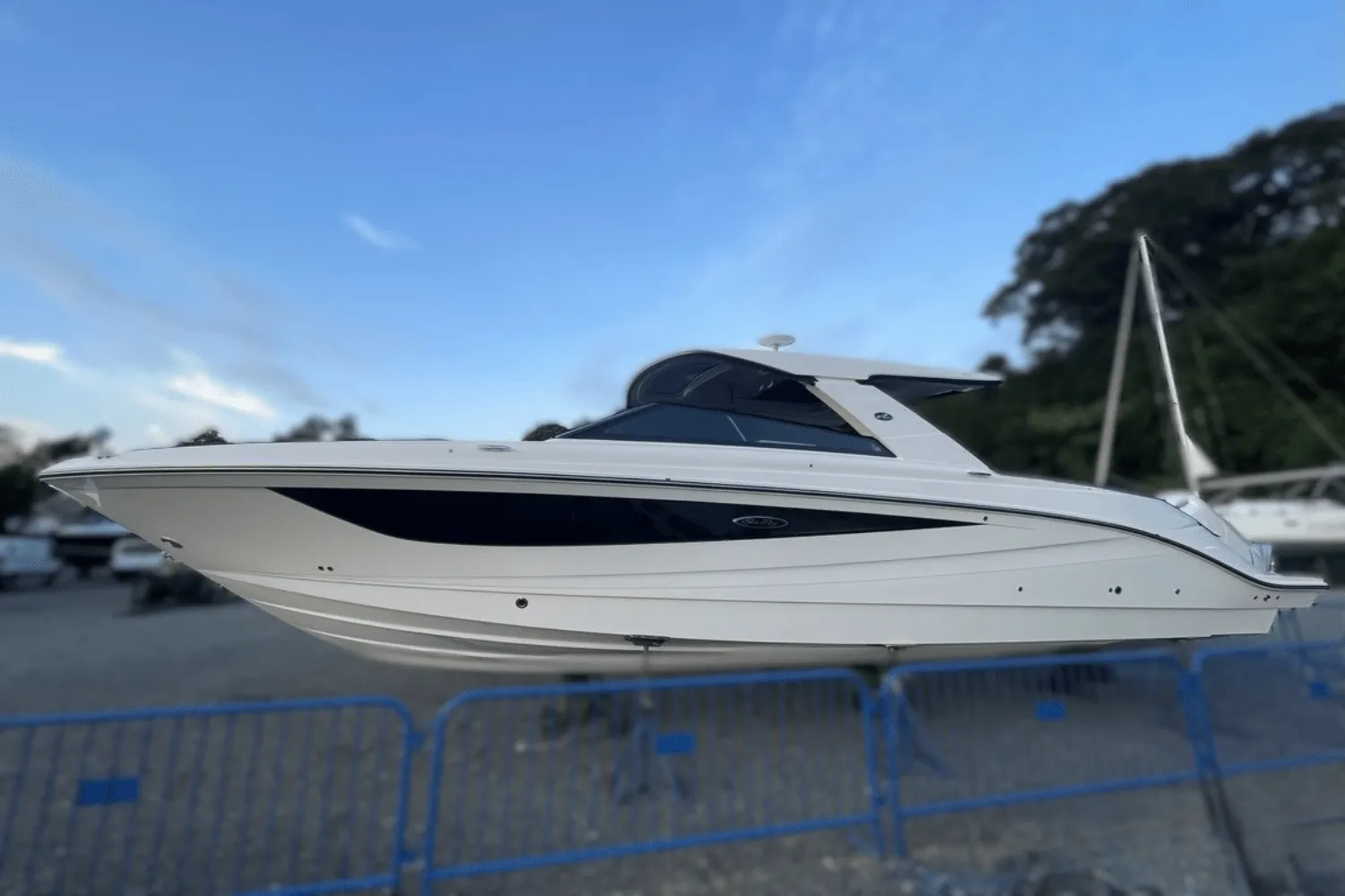 2026 Sea Ray SLX 400 Outboard Image Thumbnail #0