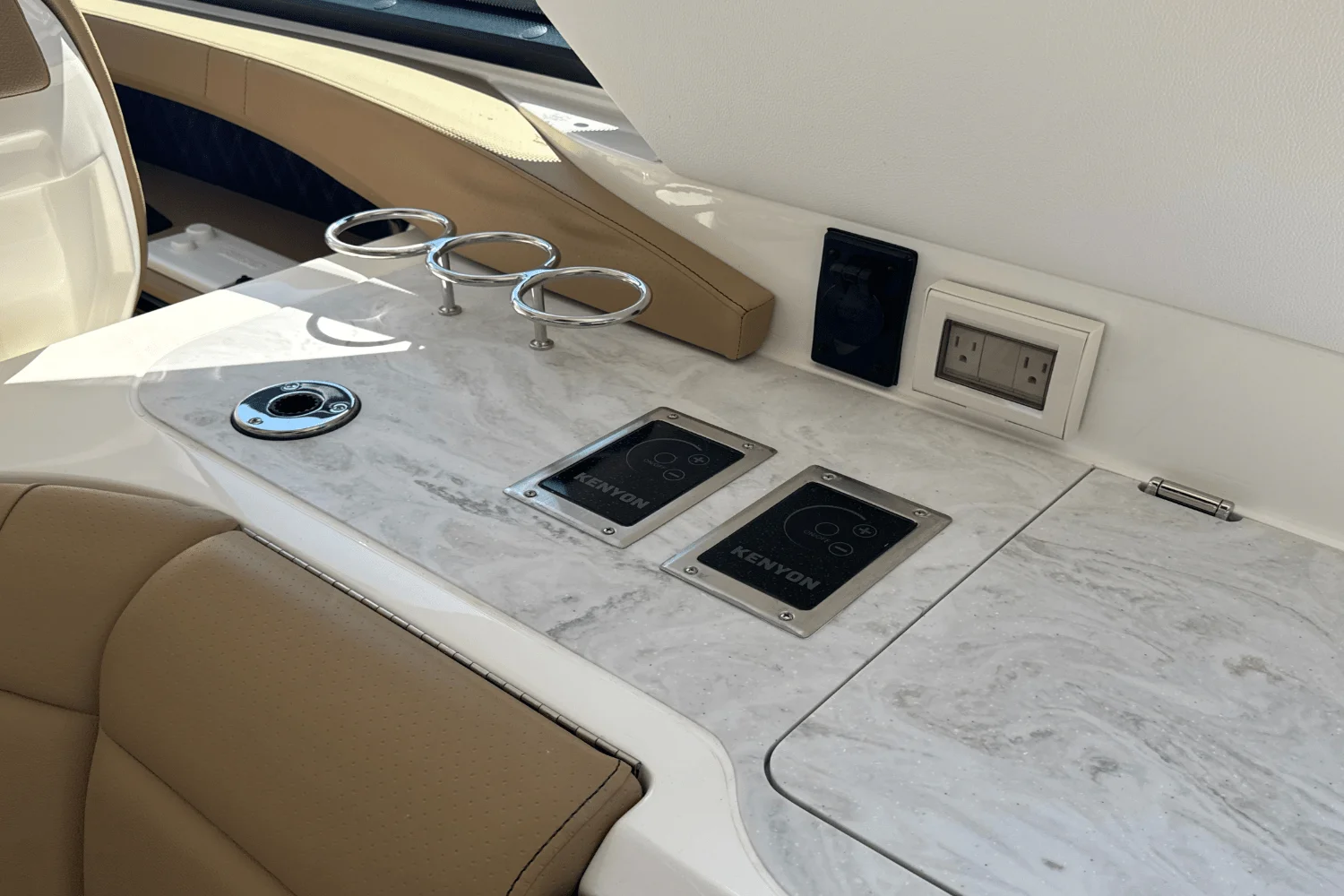 2026 Sea Ray SLX 400 Outboard Image Thumbnail #23