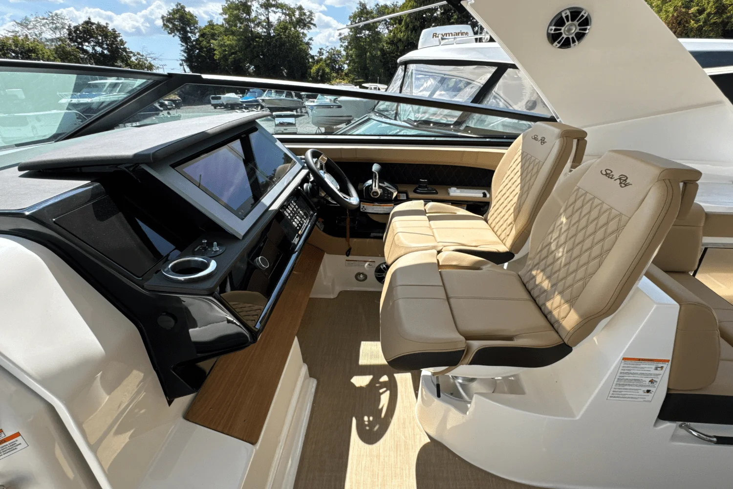 2026 Sea Ray SLX 400 Outboard Image Thumbnail #24