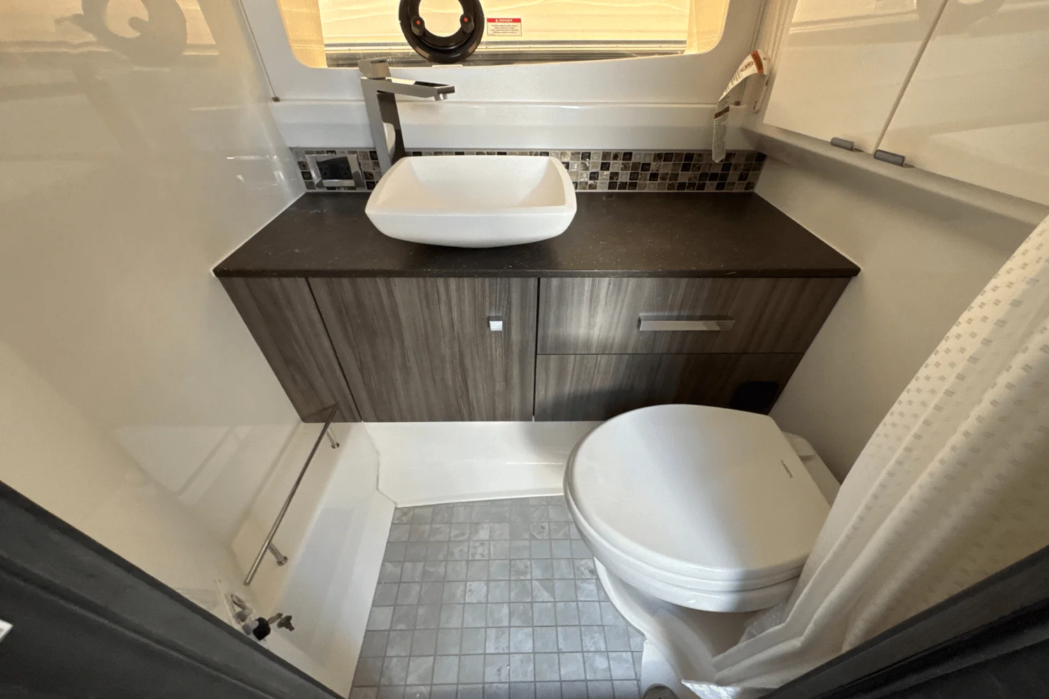 2026 Sea Ray SLX 400 Outboard Image Thumbnail #46