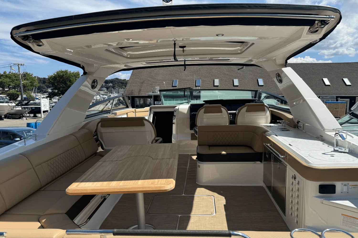 2026 Sea Ray SLX 400 Outboard Image Thumbnail #60