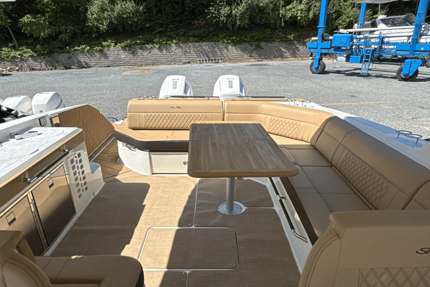 2026 Sea Ray SLX 400 Outboard Image Thumbnail #36