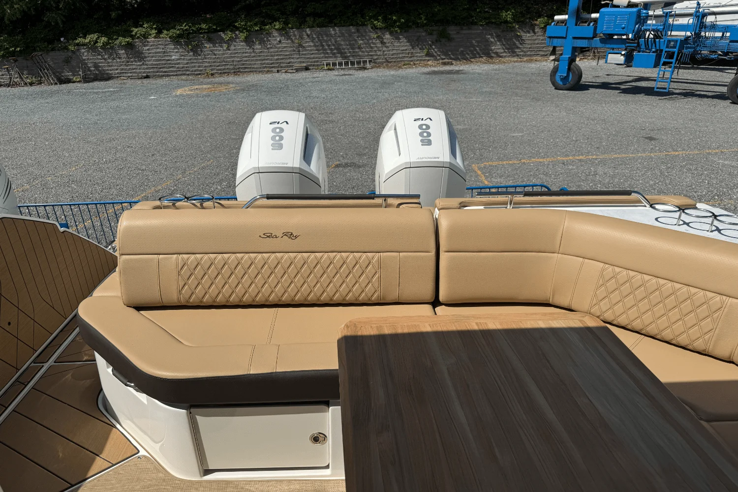 2026 Sea Ray SLX 400 Outboard Image Thumbnail #10