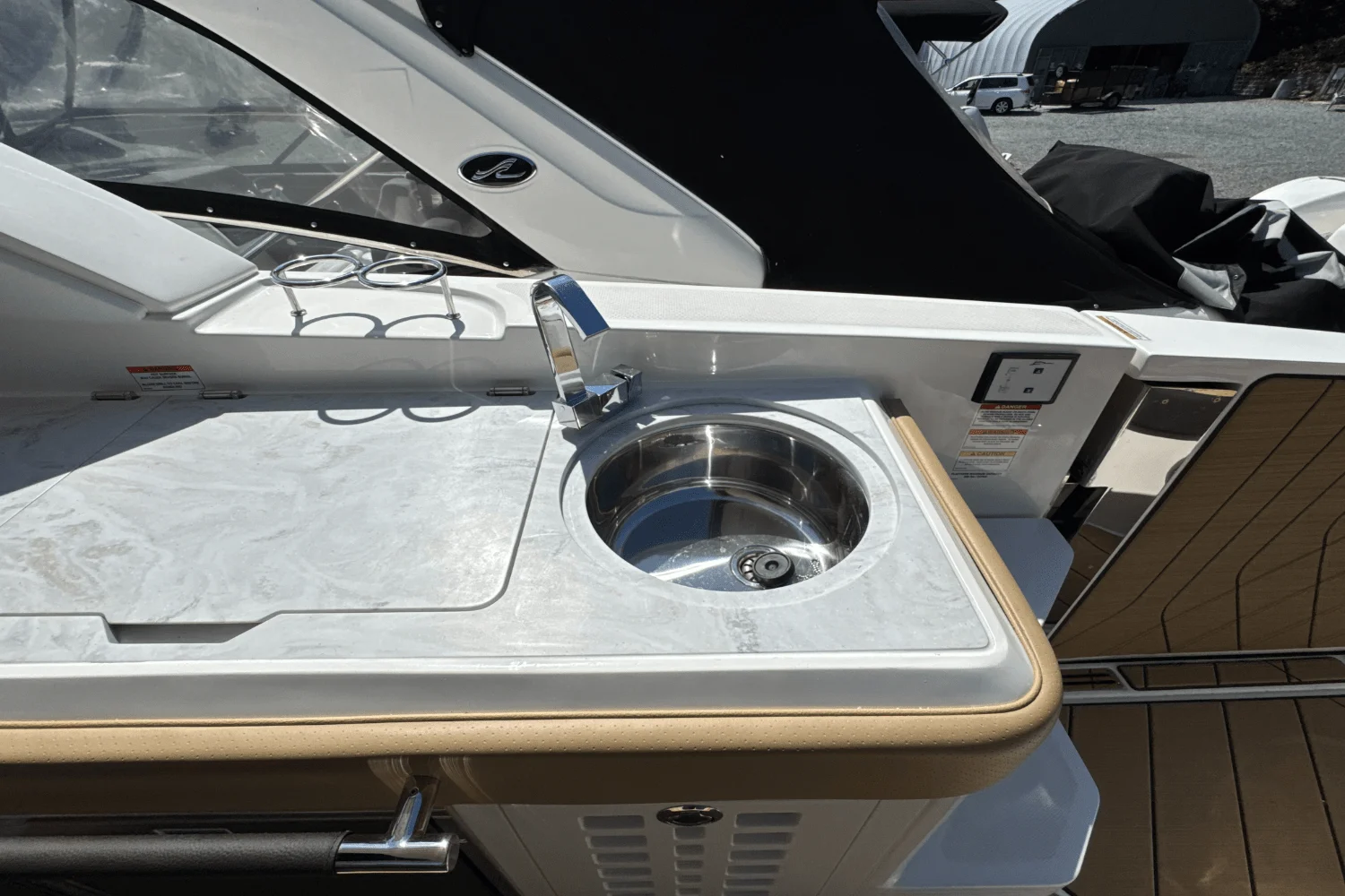 2026 Sea Ray SLX 400 Outboard Image Thumbnail #16