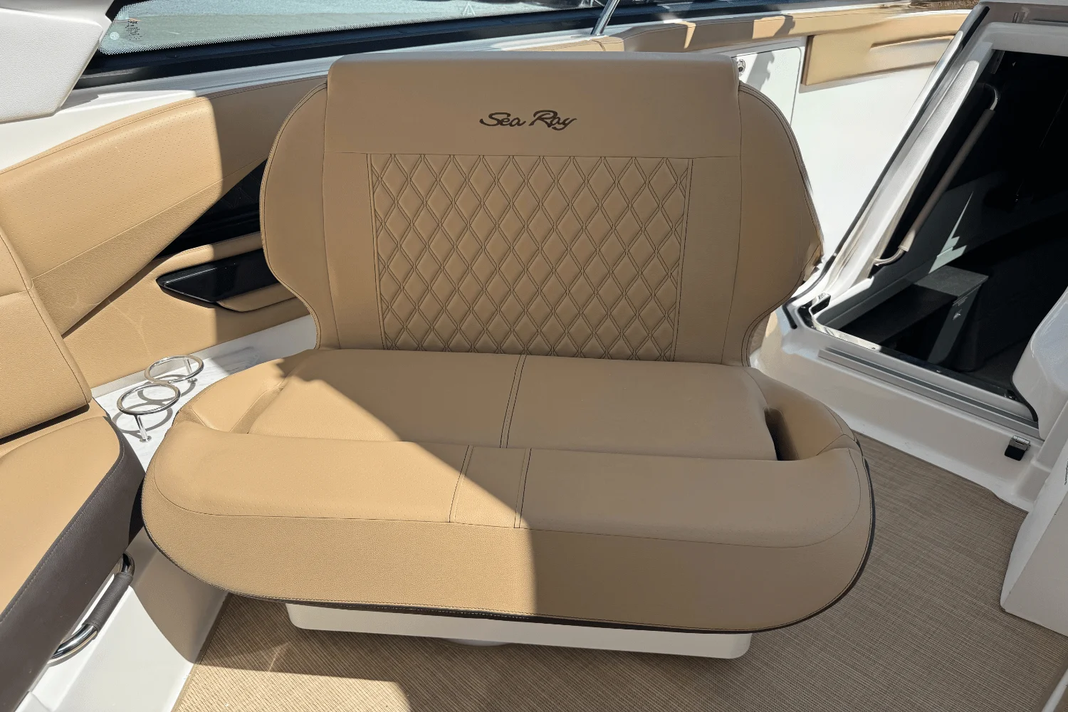 2026 Sea Ray SLX 400 Outboard Image Thumbnail #34