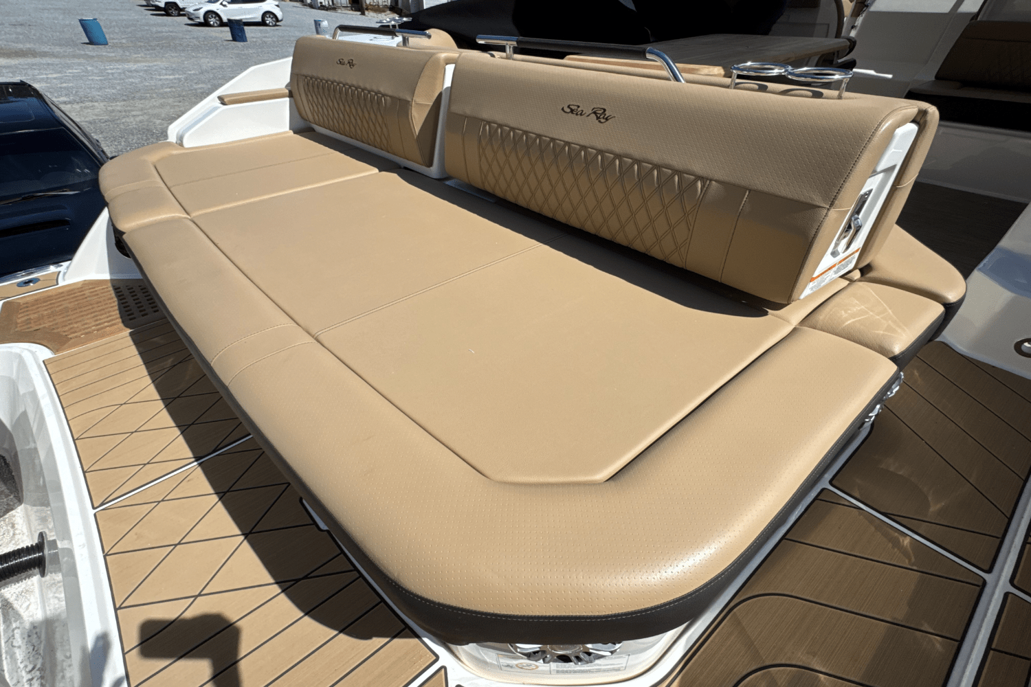 Thumbnail 4 for 2026 Sea Ray SLX 400 Outboard