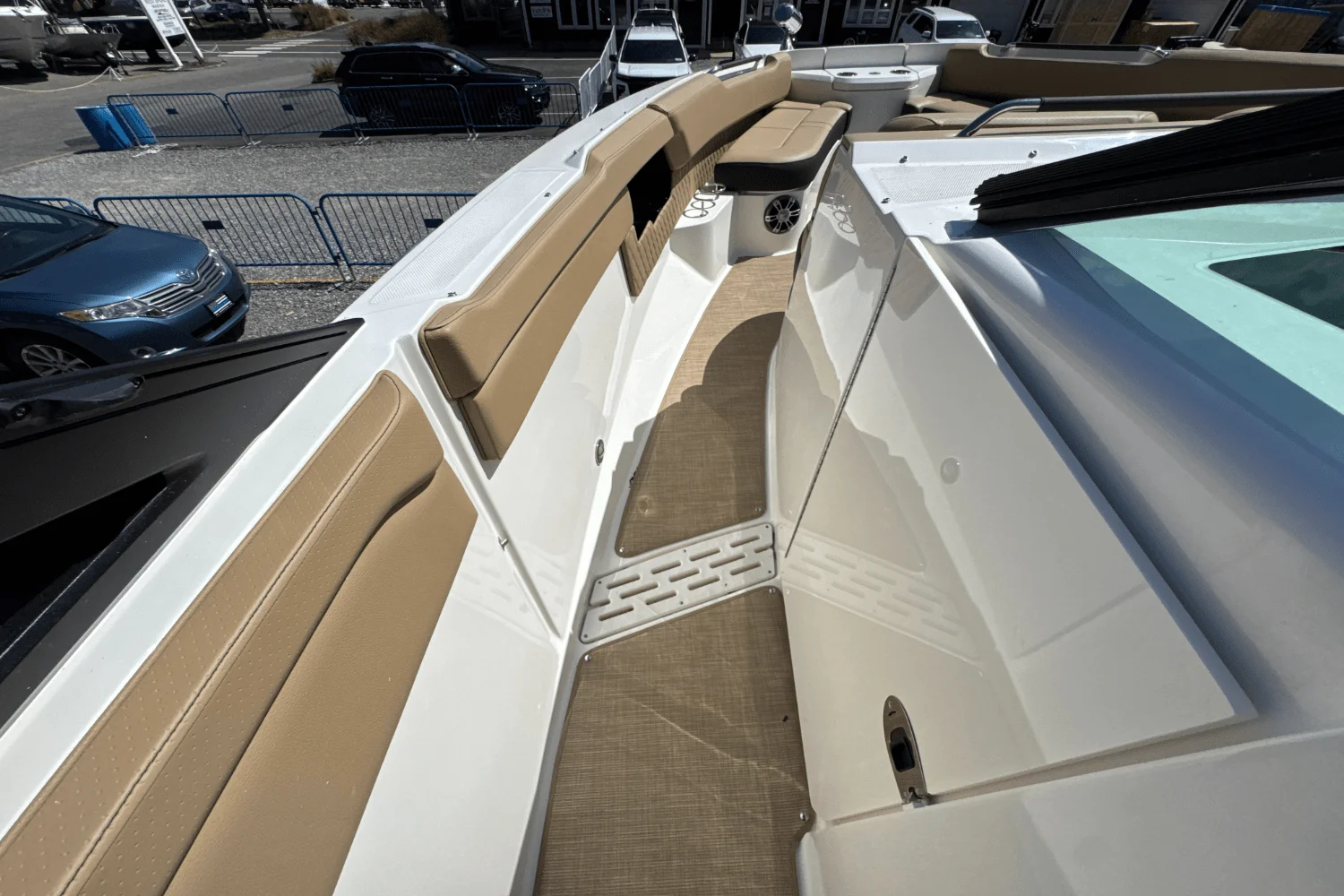 2026 Sea Ray SLX 400 Outboard Image Thumbnail #48