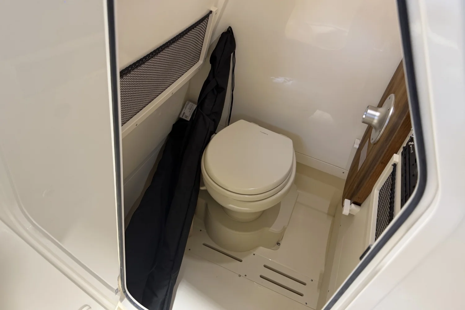 2026 Scout 240 XSF Image Thumbnail #25