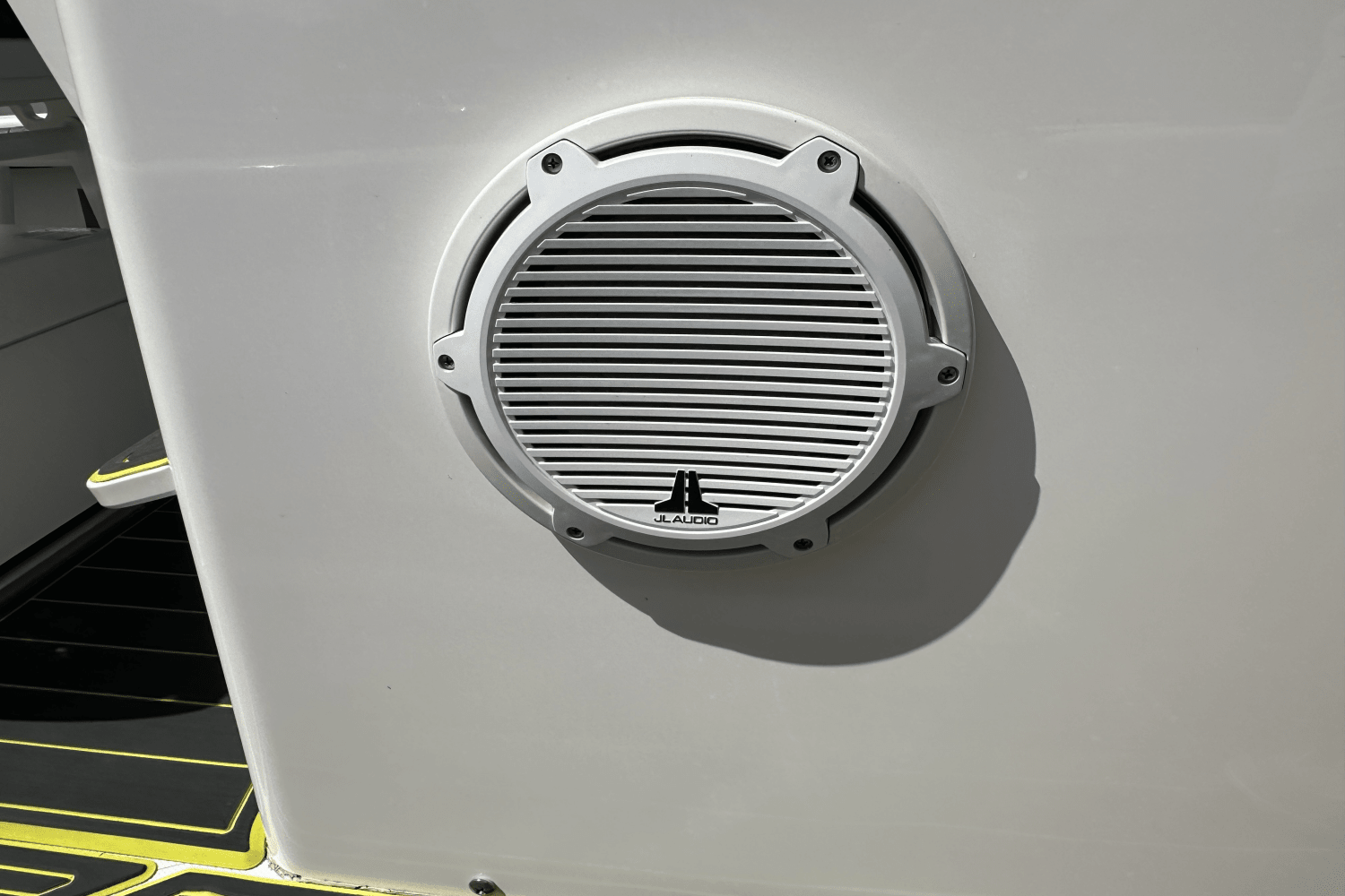 2017 Everglades 243 CENTER CONSOLE Image Thumbnail #10