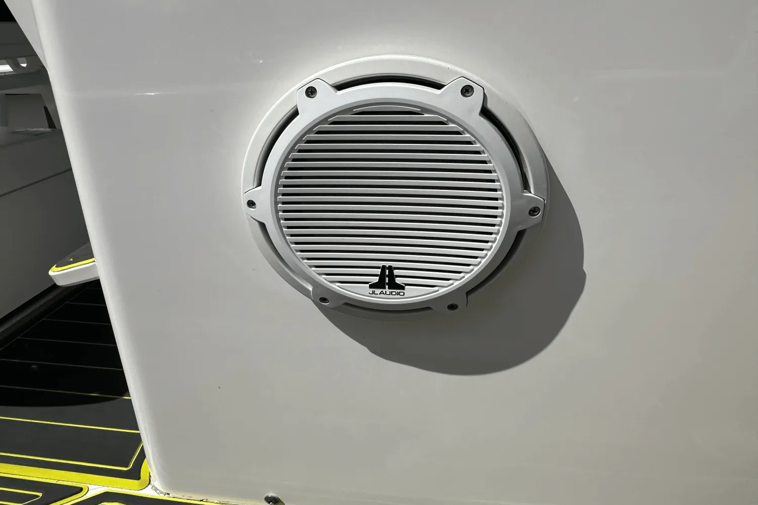 2017 Everglades 243 CENTER CONSOLE Image Thumbnail #10