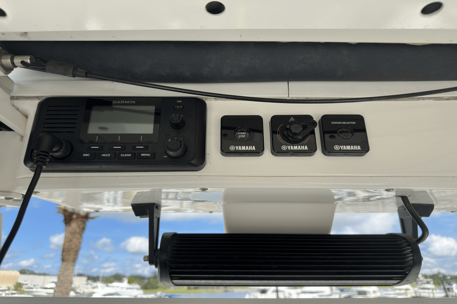 2017 Everglades 243 CENTER CONSOLE Image Thumbnail #9